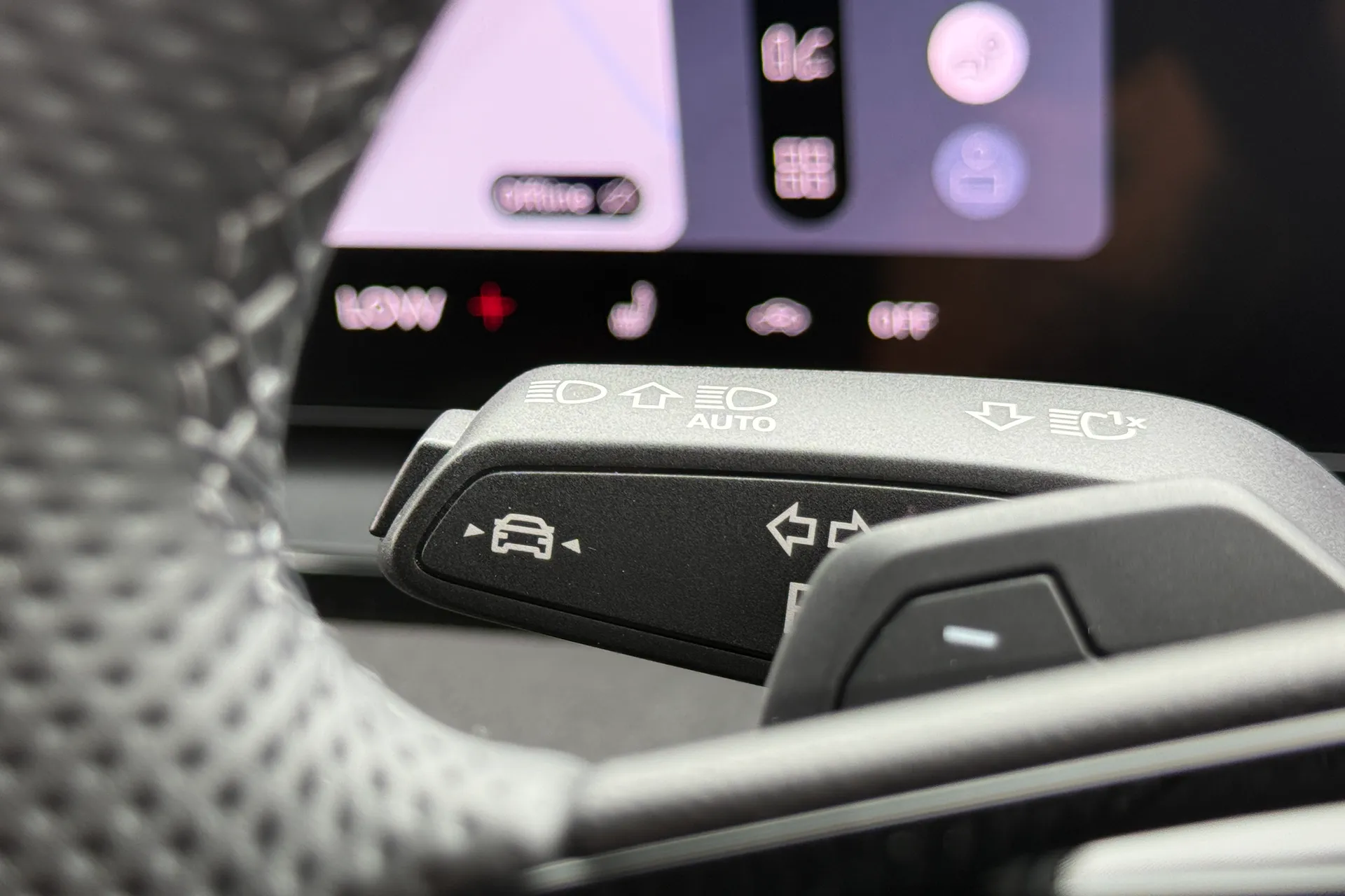 Audi Q6 thumbnail image number 26