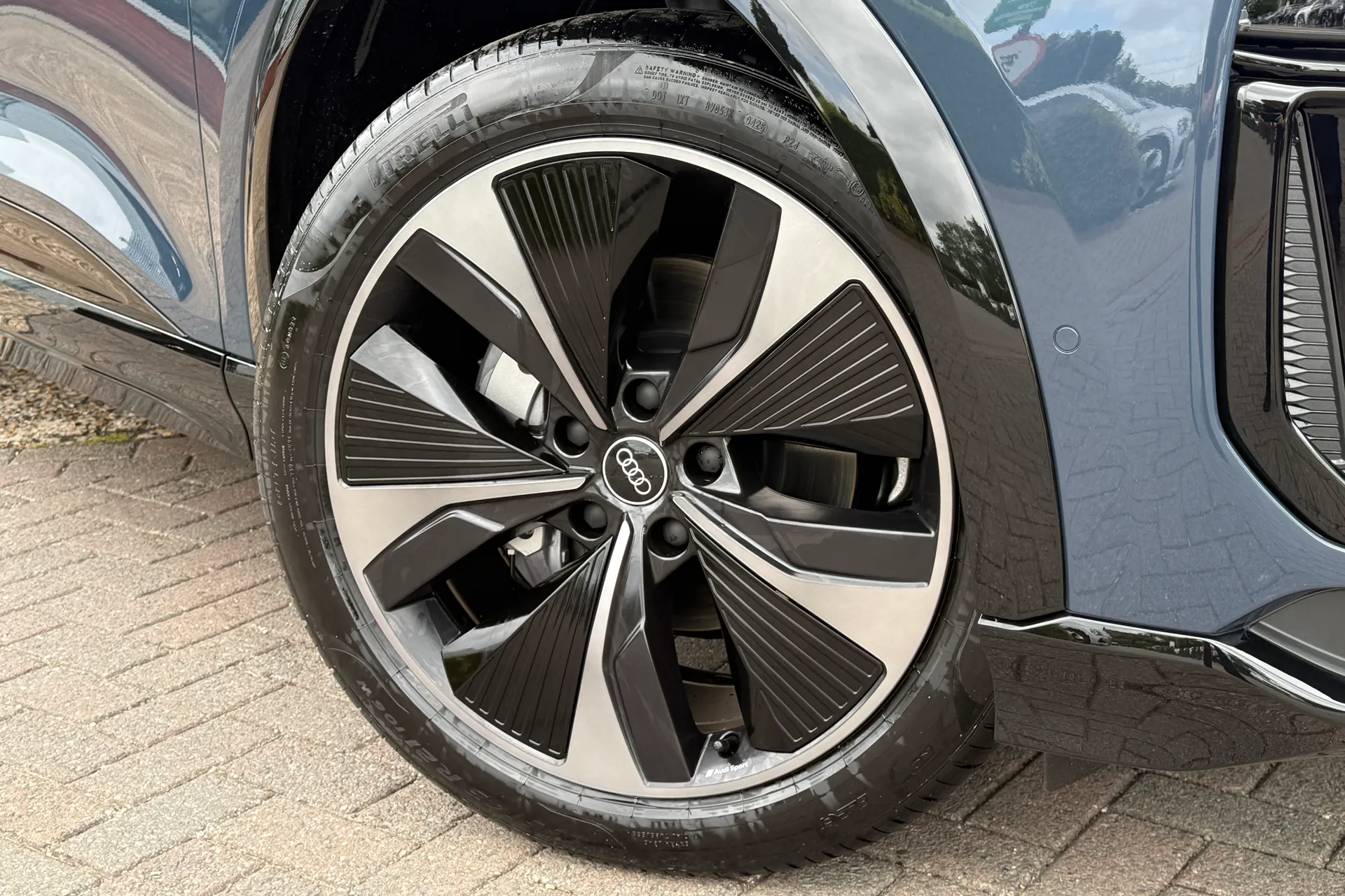 Audi Q6 thumbnail image number 7