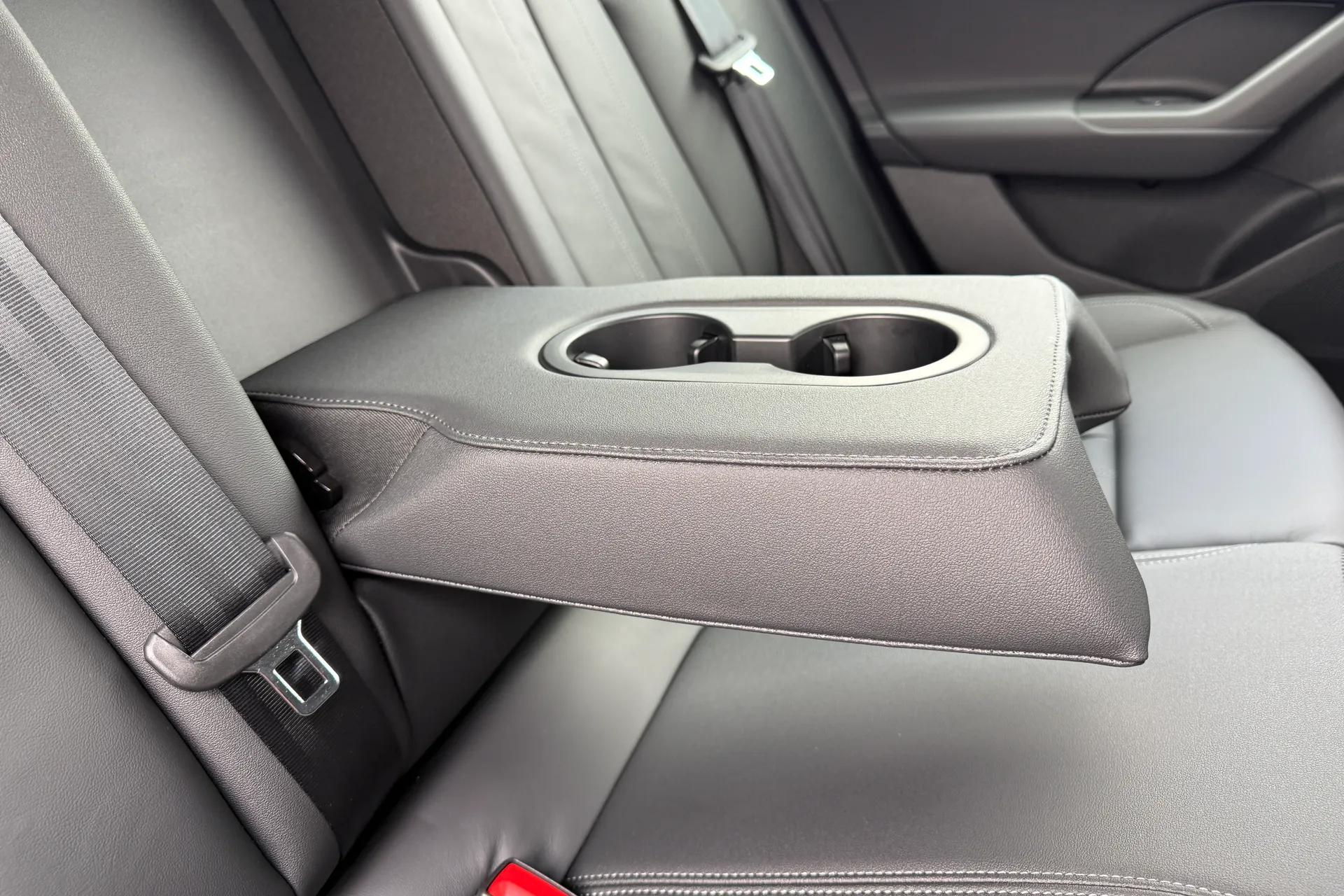 Audi A6 thumbnail image number 46