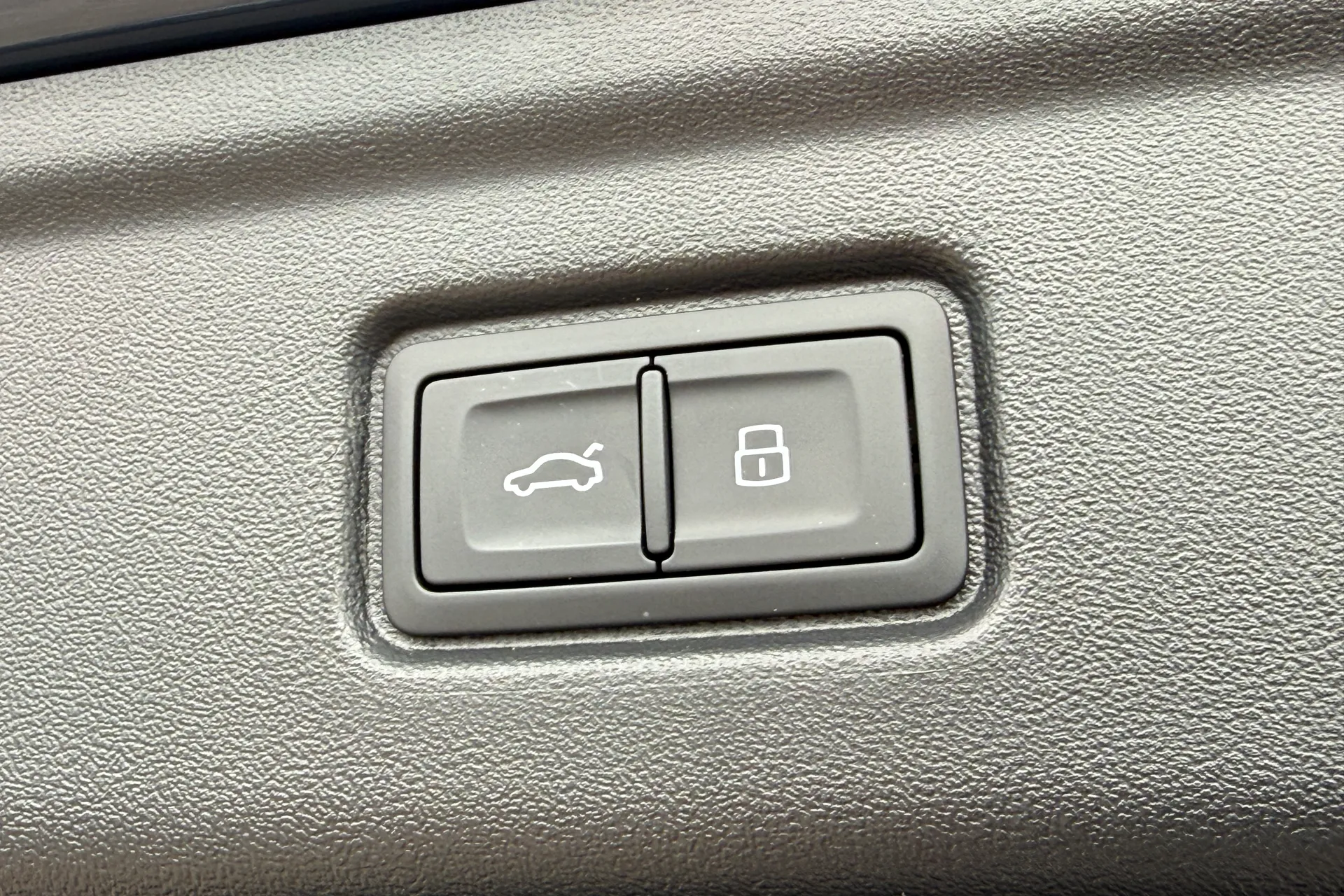Audi A6 thumbnail image number 38