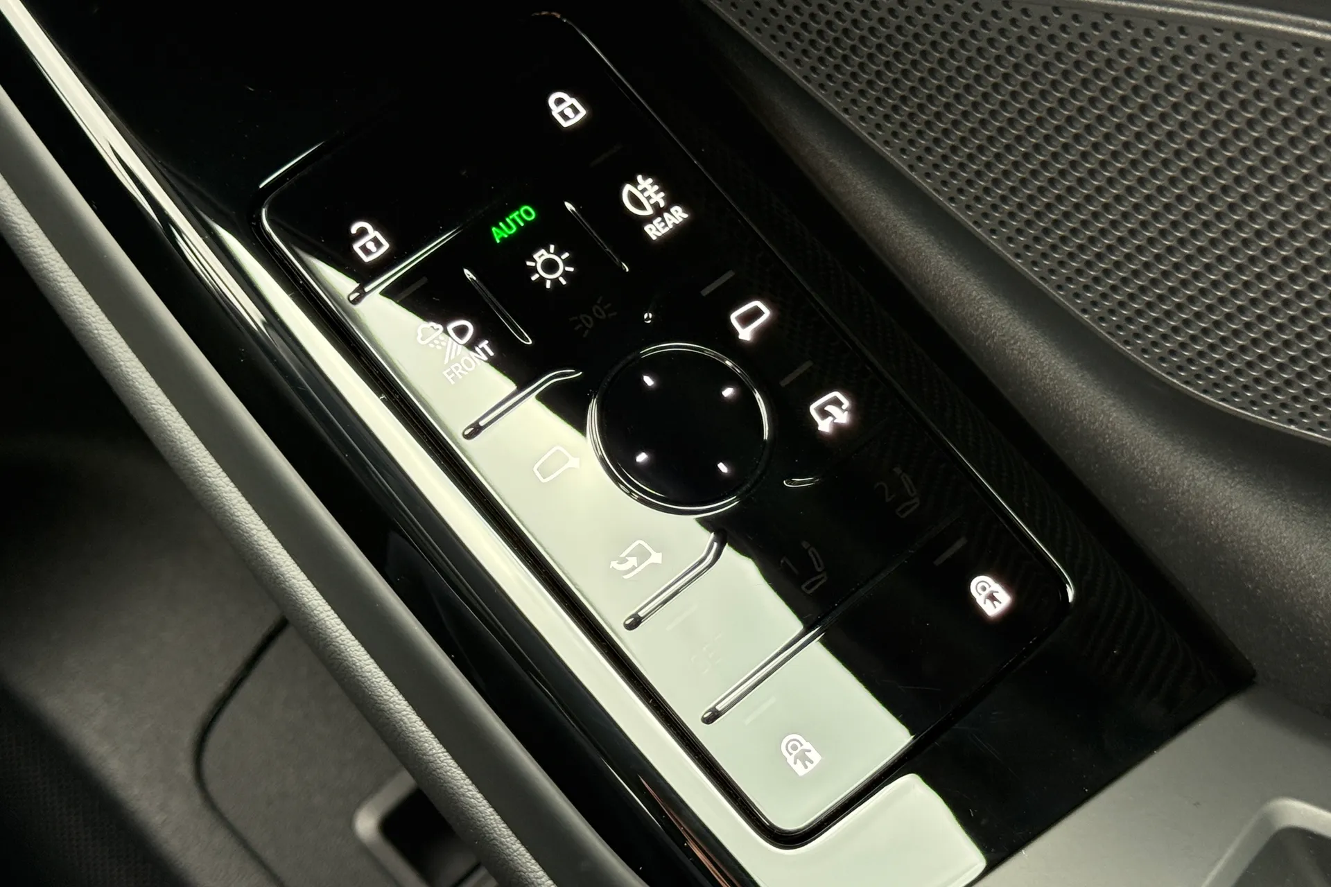Audi A6 thumbnail image number 23
