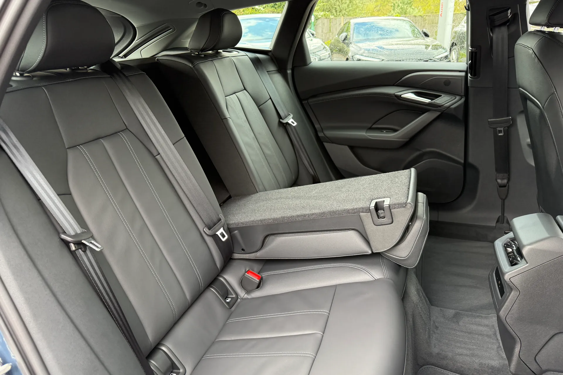 Audi A6 thumbnail image number 47