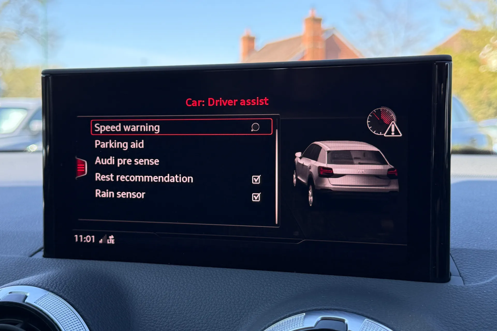 Audi Q2 thumbnail image number 9