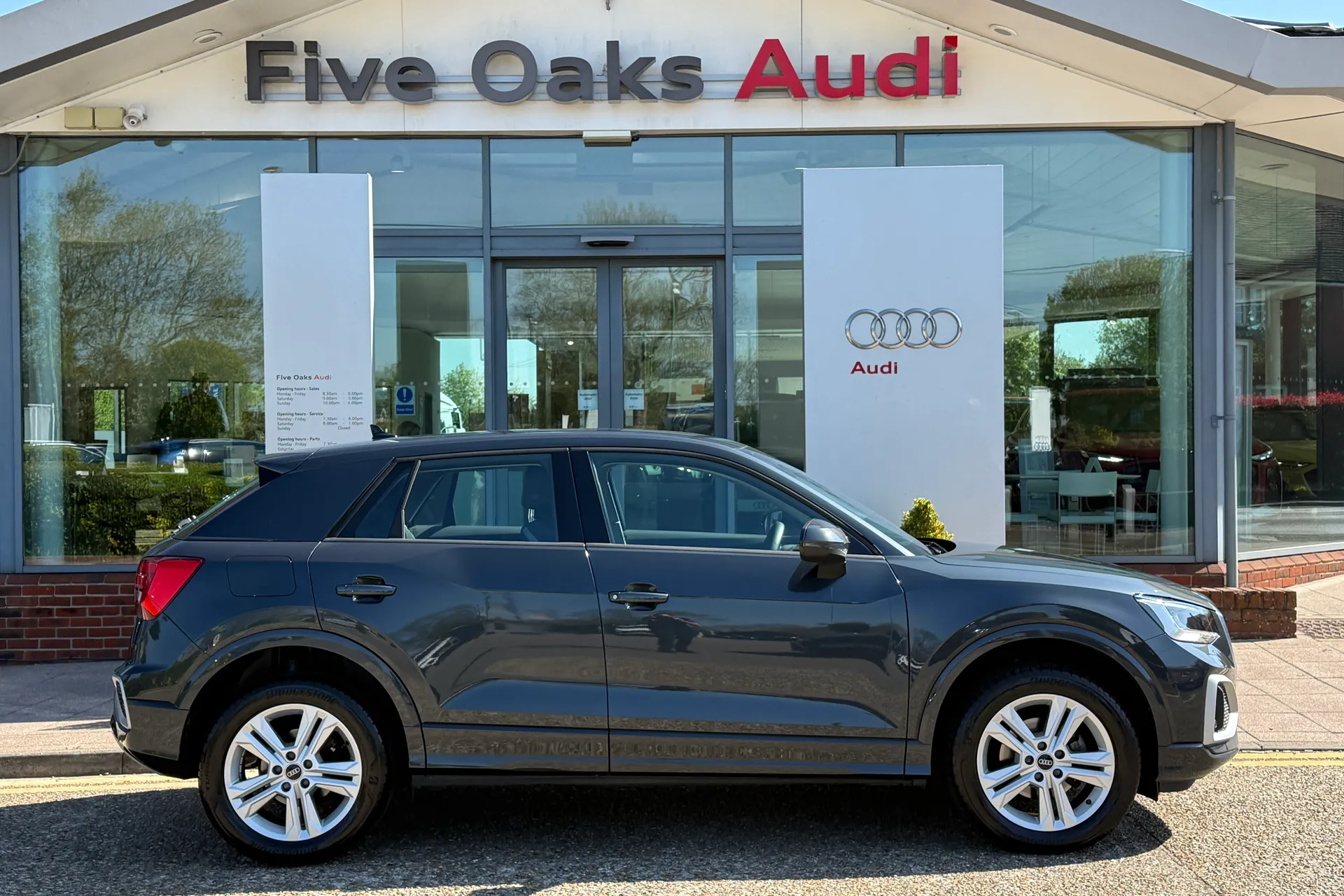 Audi Q2 thumbnail image number 2
