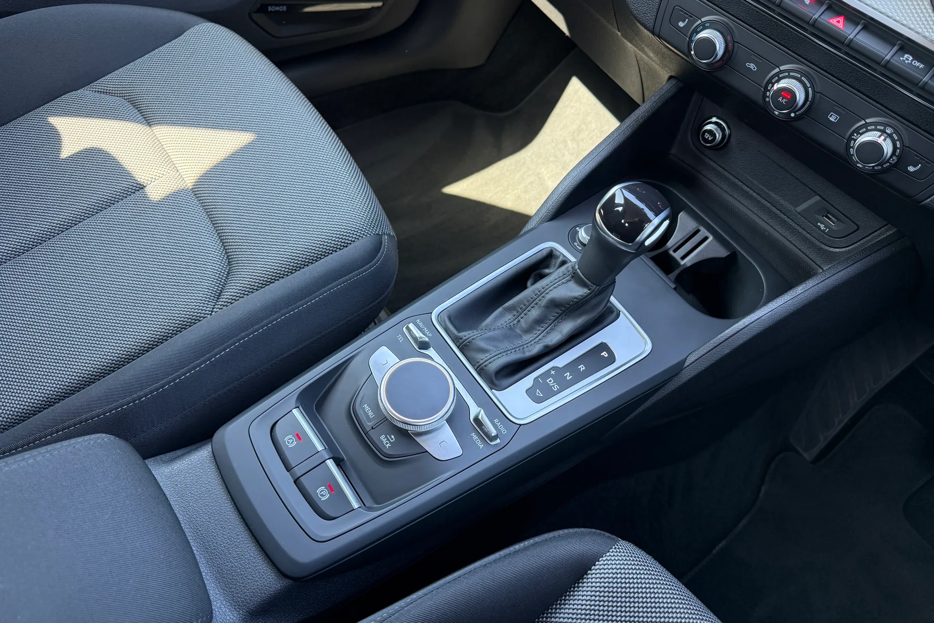 Audi Q2 thumbnail image number 37