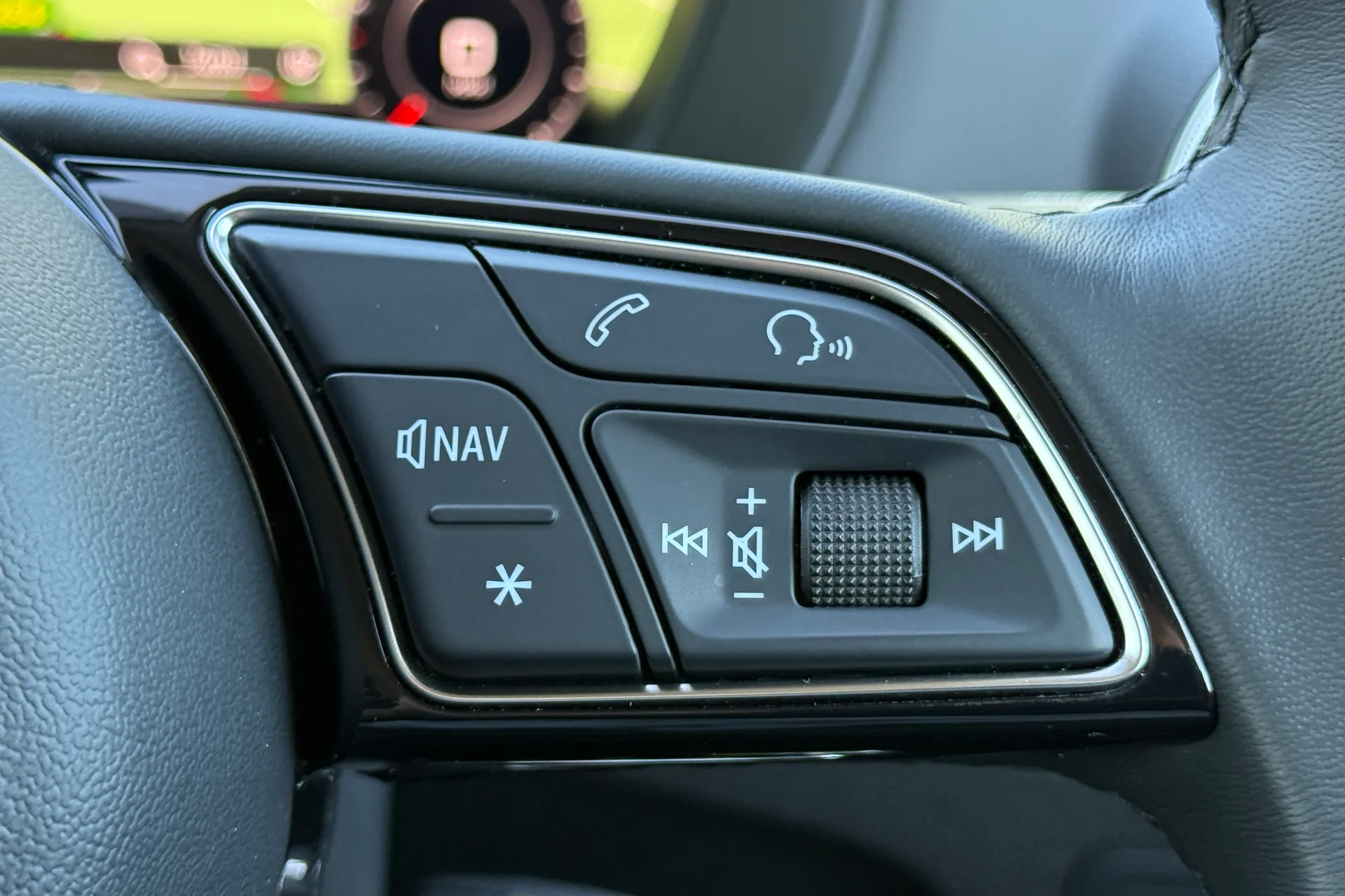 Audi Q2 thumbnail image number 19