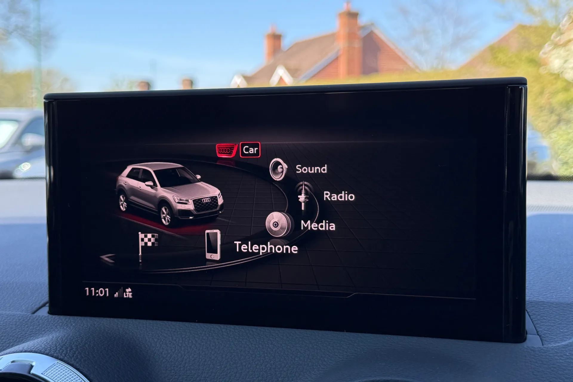 Audi Q2 thumbnail image number 11