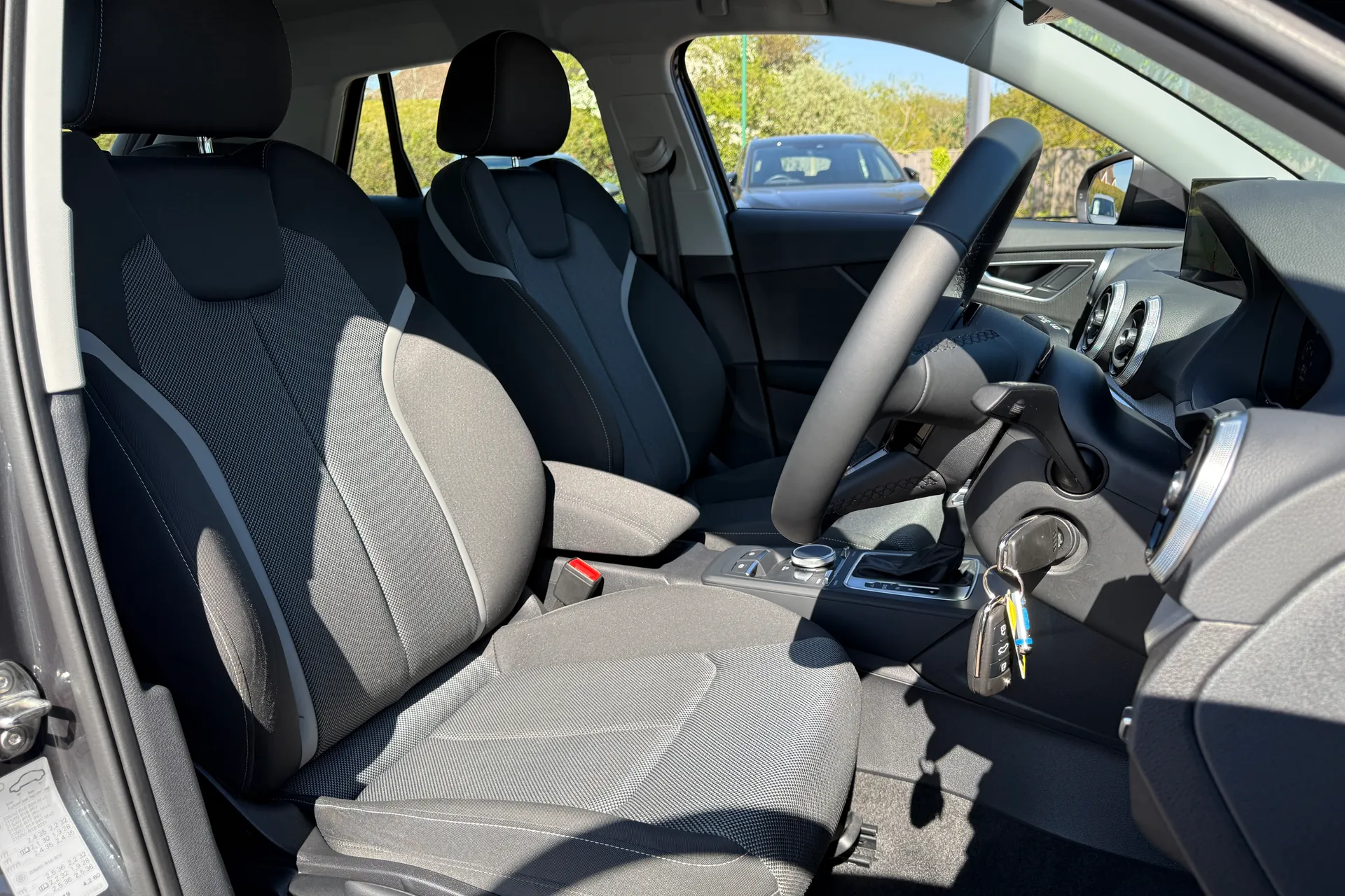 Audi Q2 thumbnail image number 24