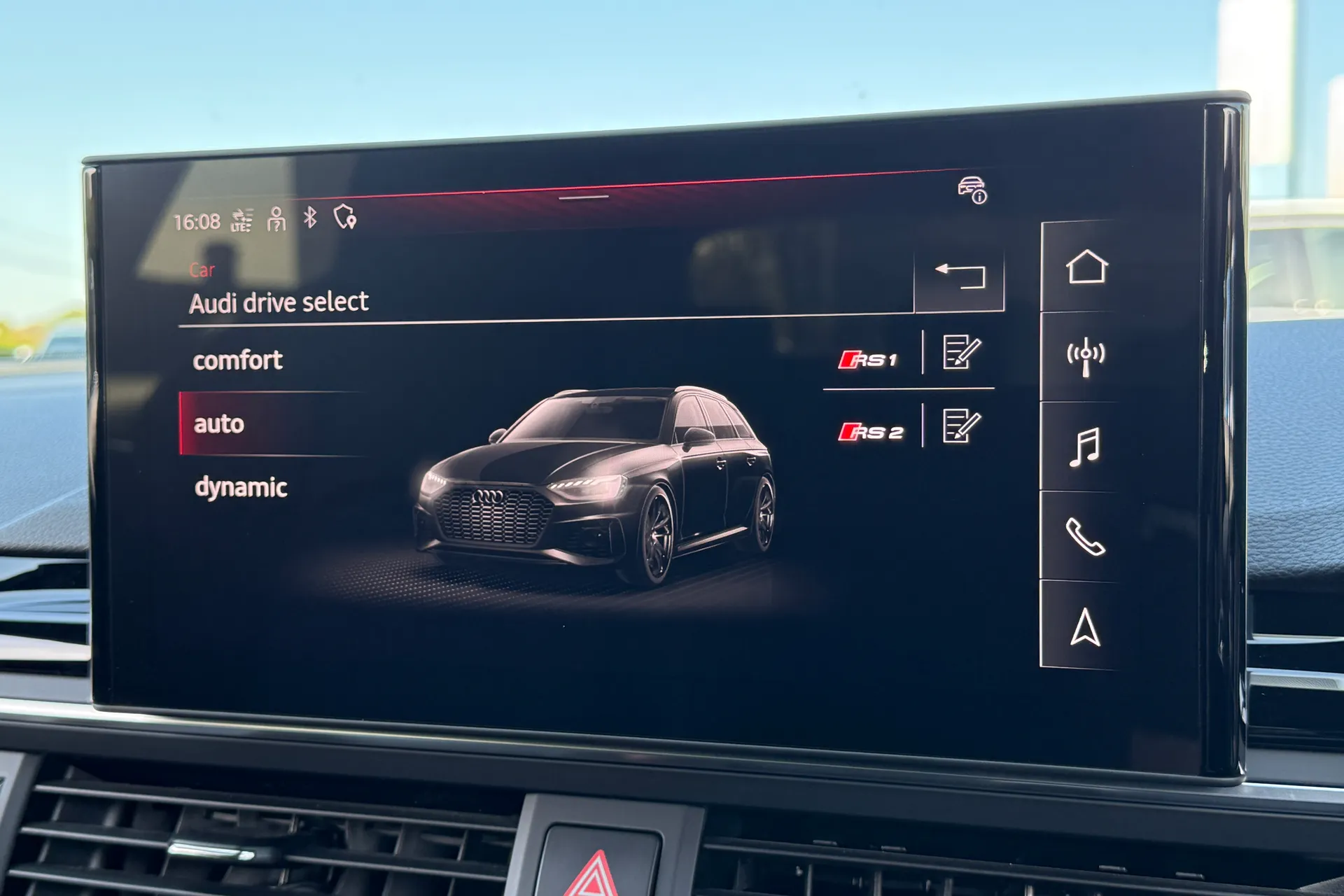 Audi RS4 thumbnail image number 13