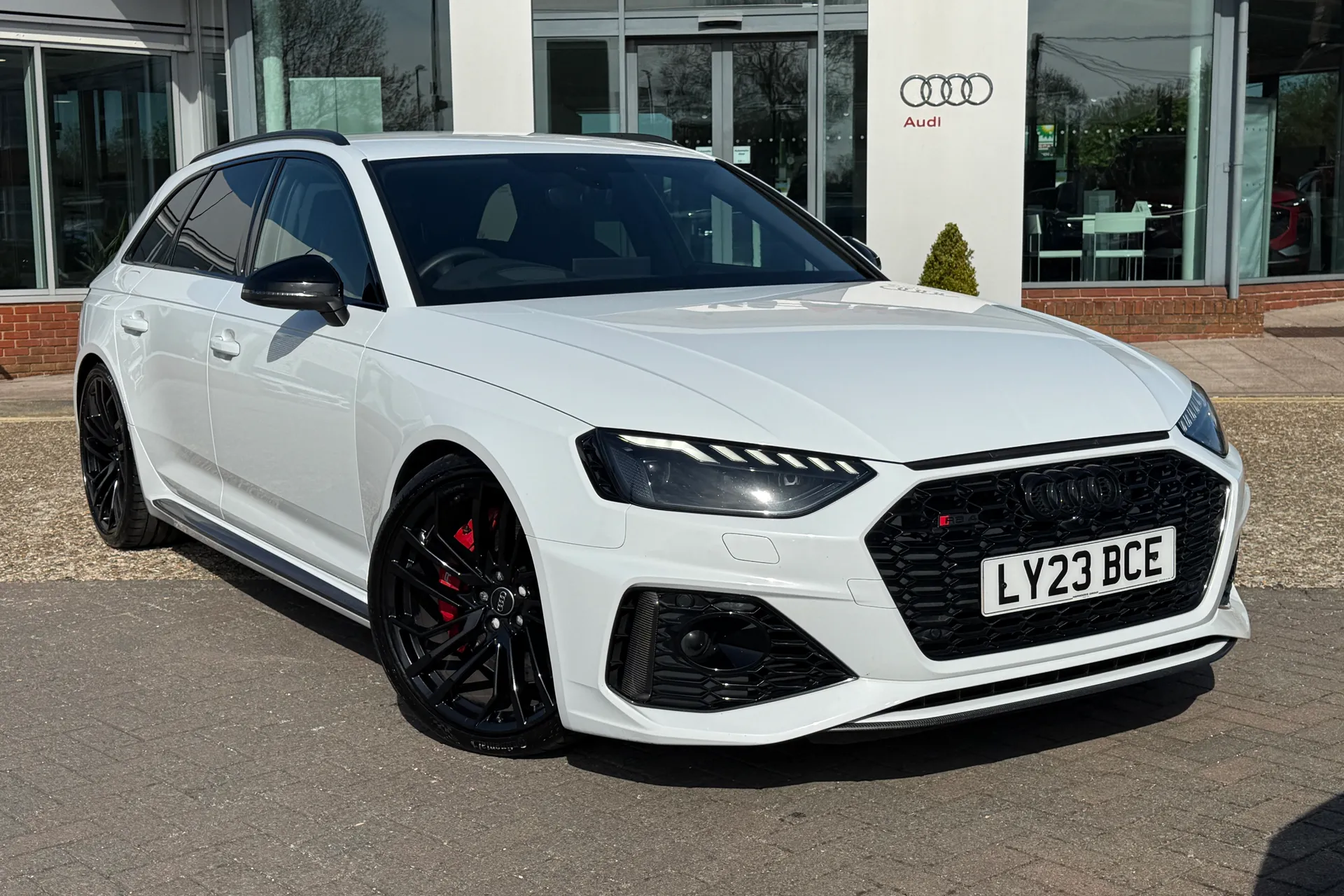 Audi RS4 thumbnail image number 29