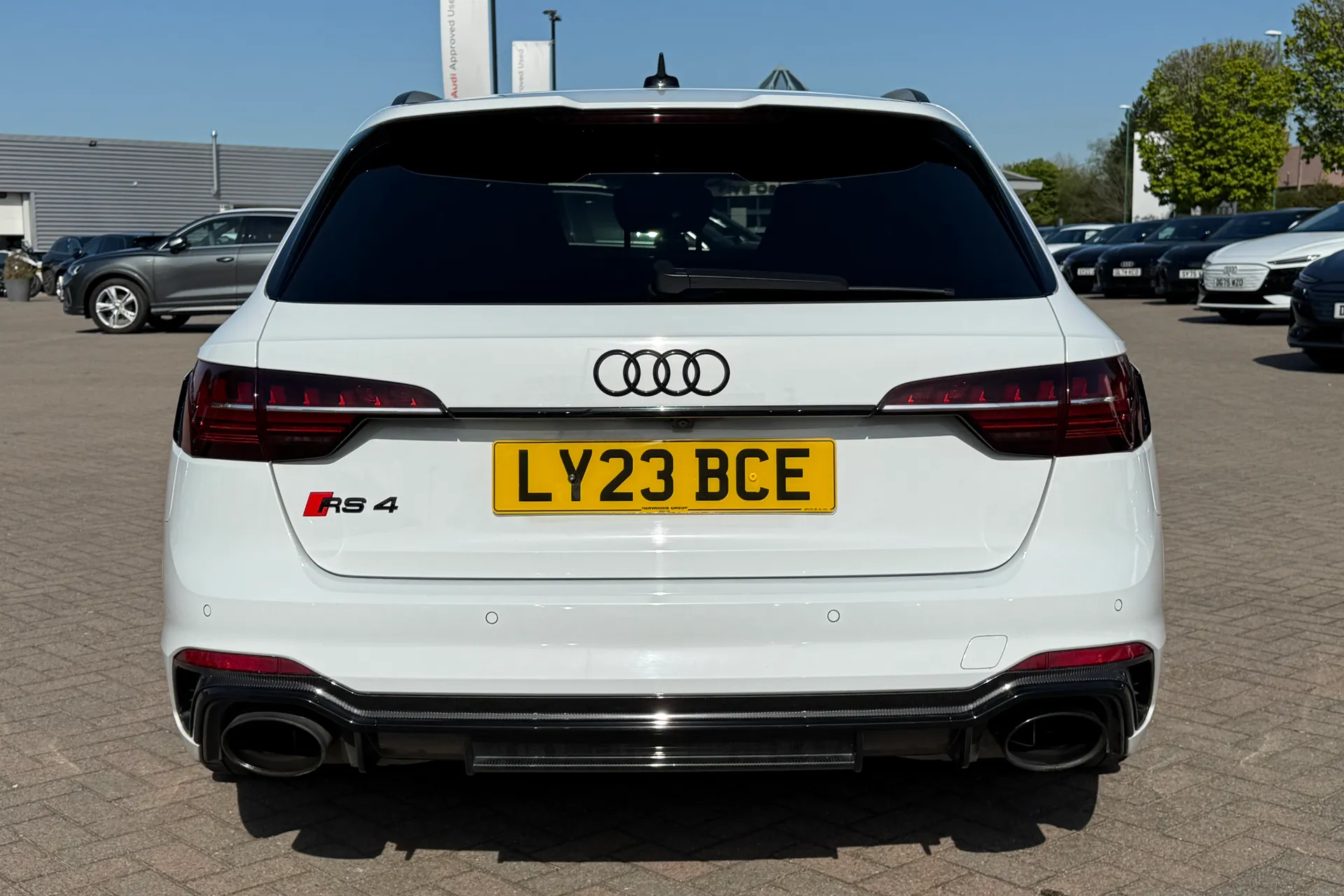 Audi RS4 thumbnail image number 38