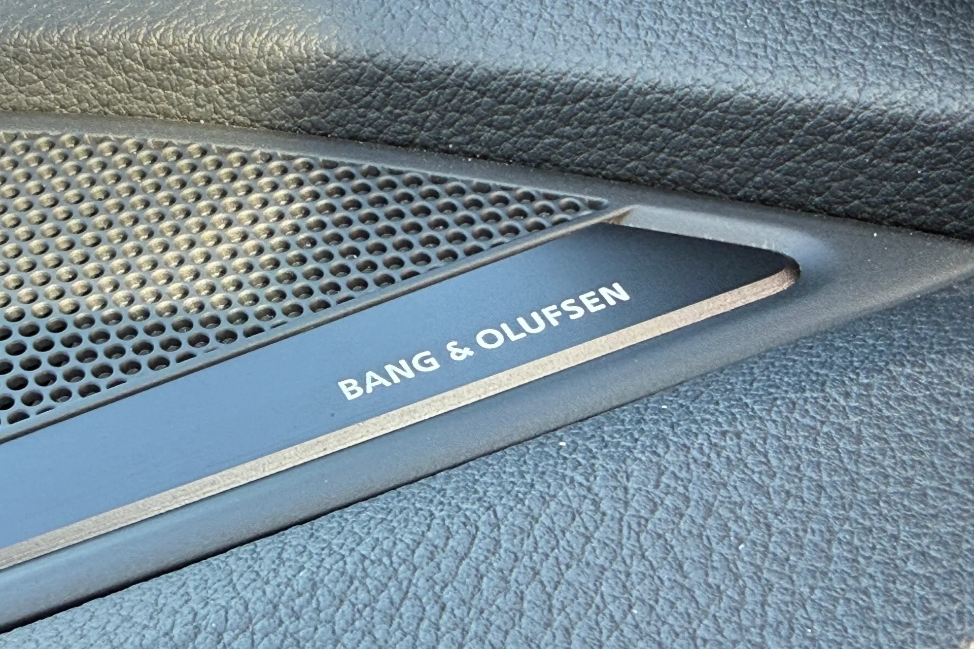 Audi RS4 thumbnail image number 21