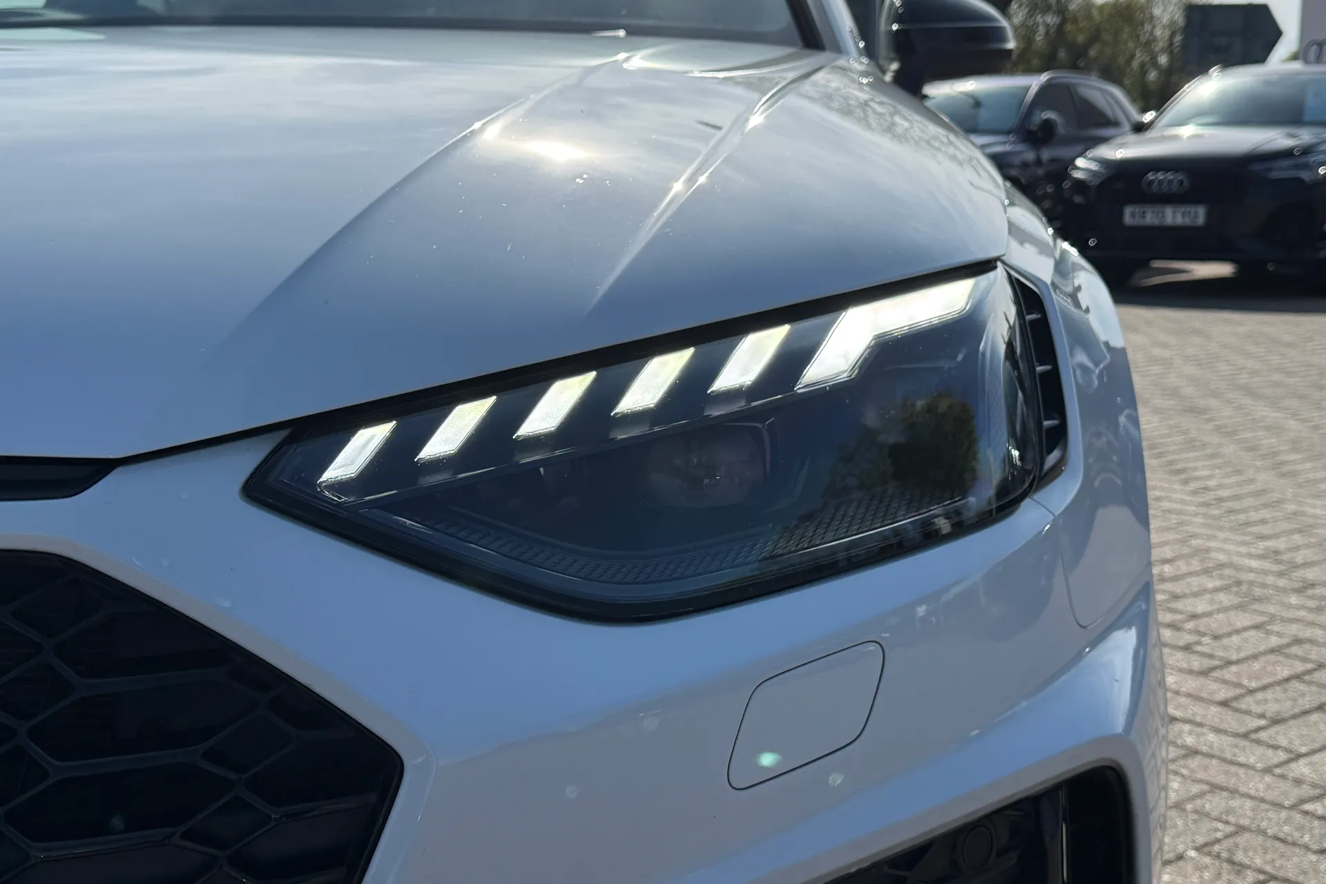 Audi RS4 thumbnail image number 60
