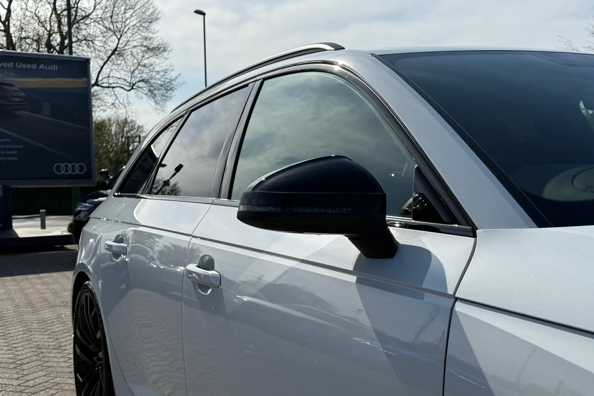 Audi RS4 thumbnail image number 56