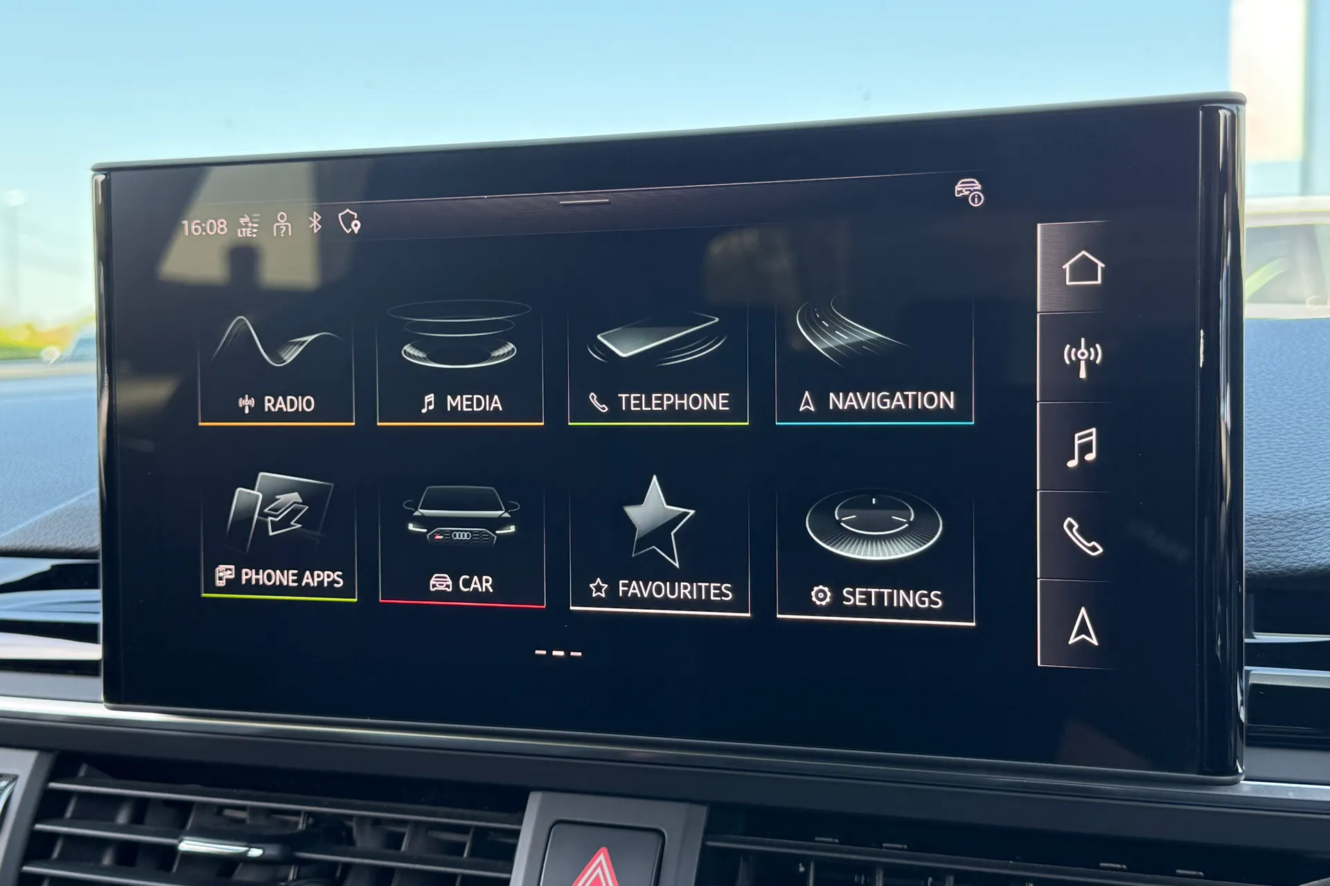 Audi RS4 thumbnail image number 18