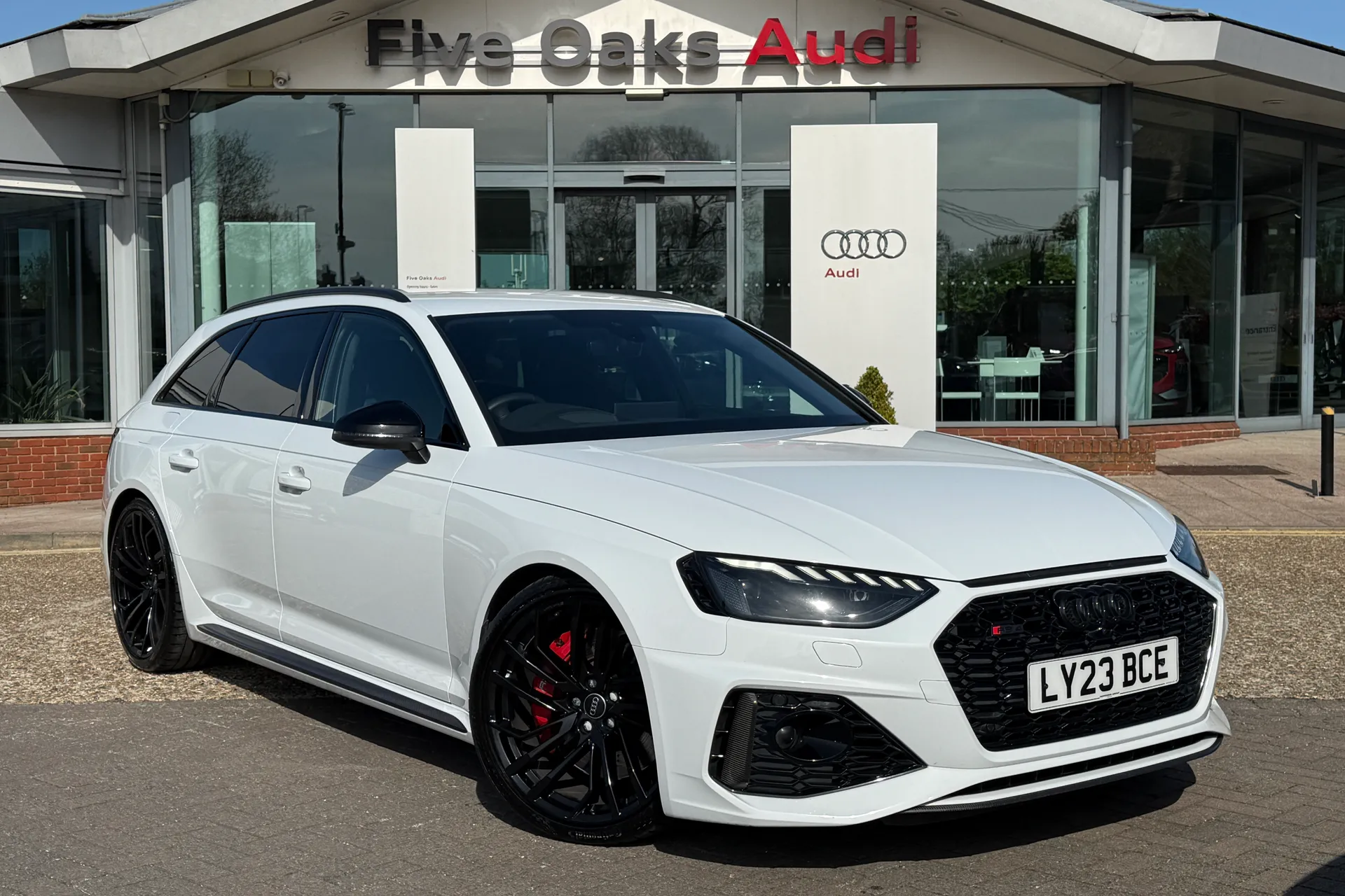 Audi RS4 focused image