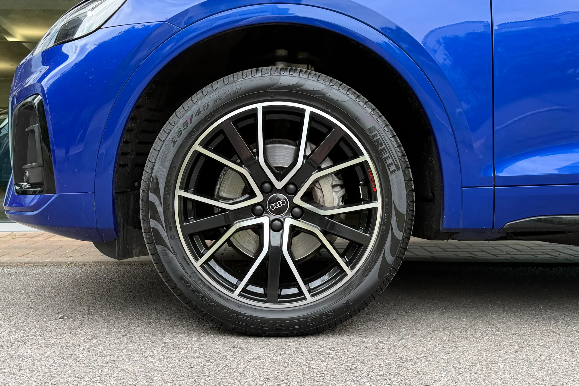 Audi Q5 thumbnail image number 11