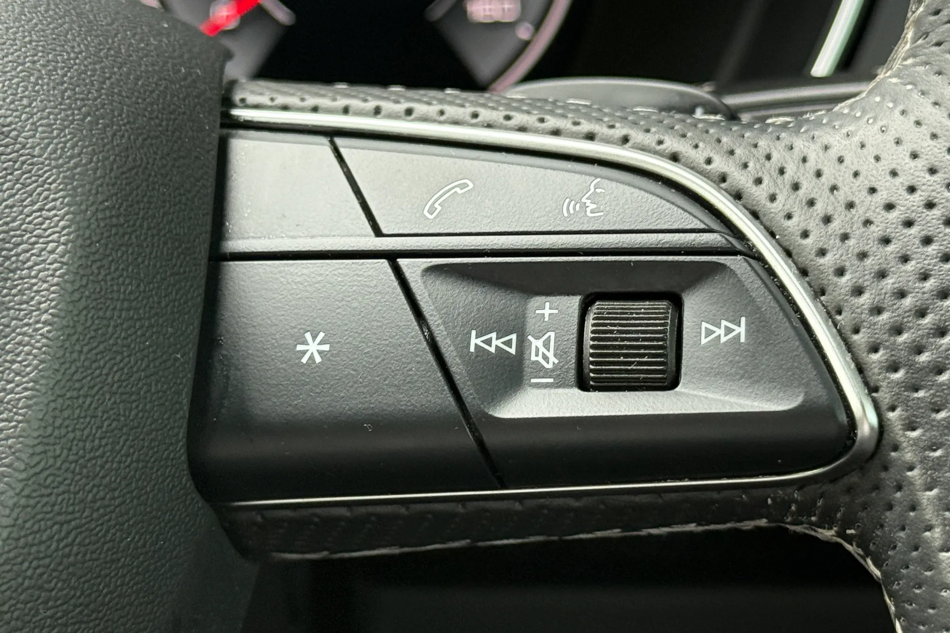Audi Q5 thumbnail image number 17
