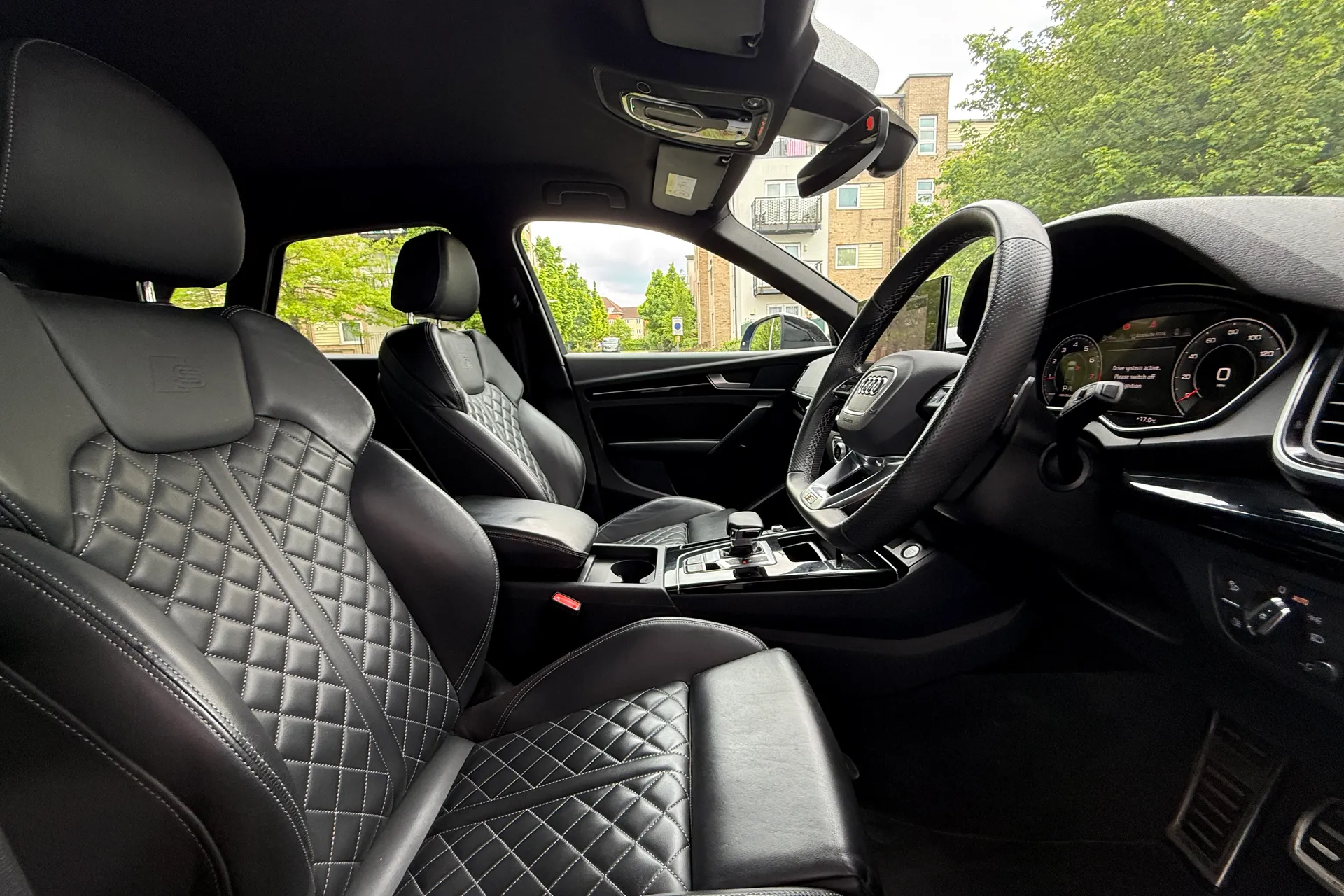 Audi Q5 thumbnail image number 33