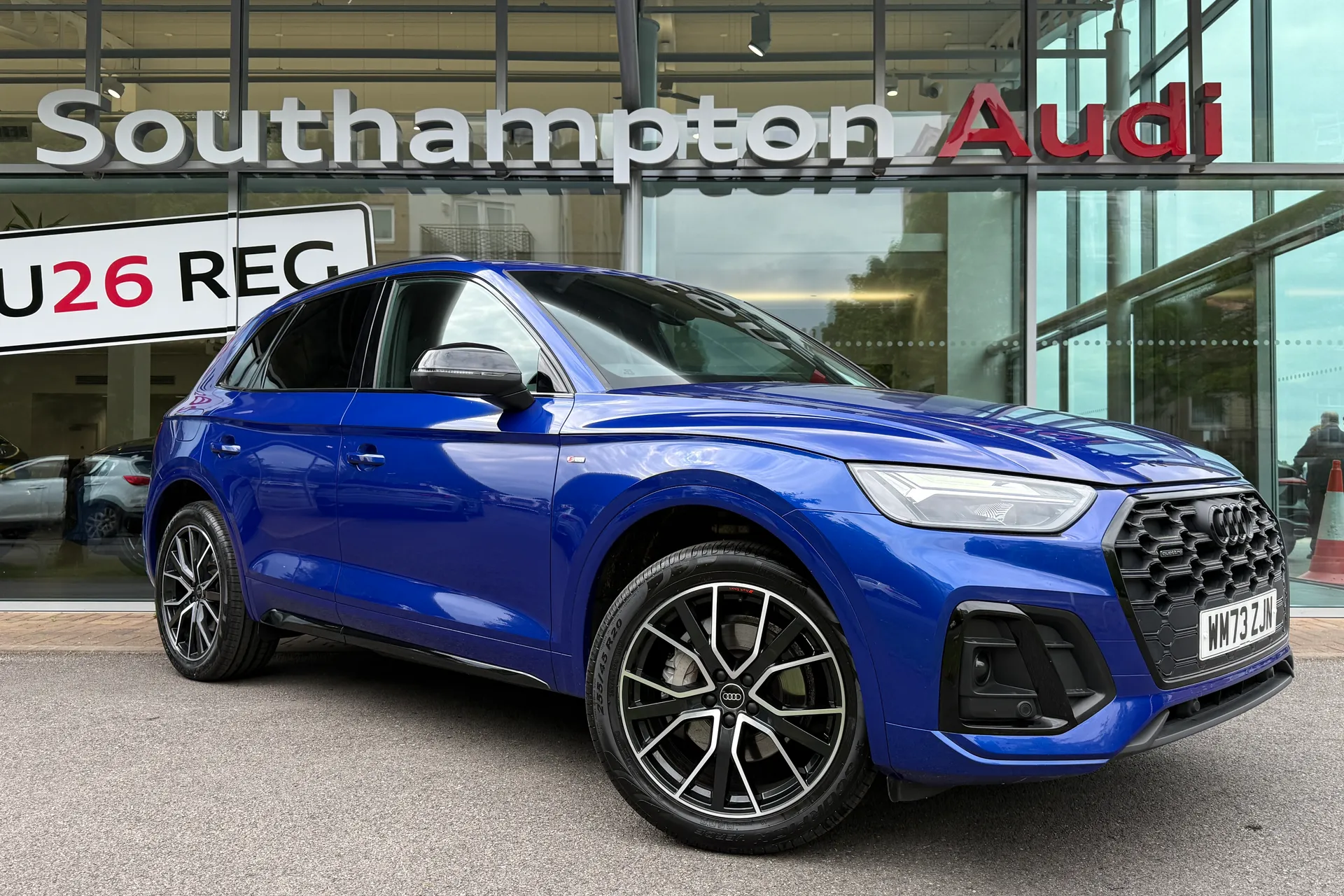 Audi Q5 focused image