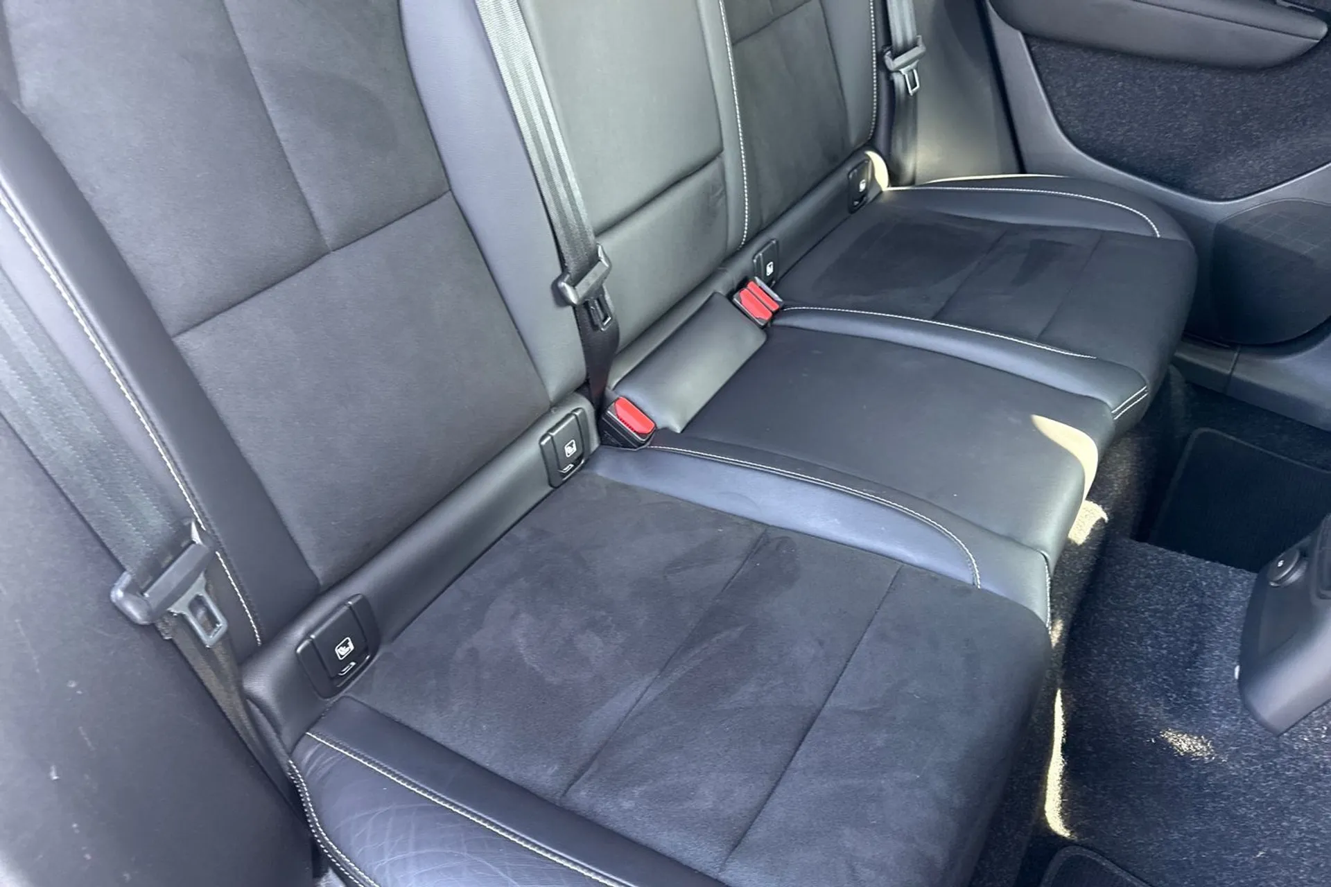 Volvo XC40 thumbnail image number 24
