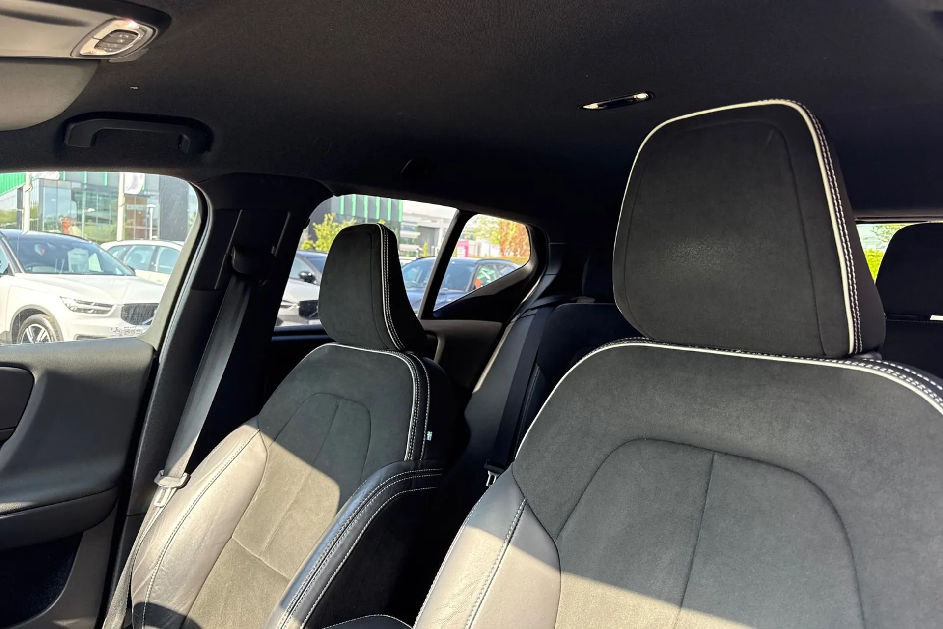 Volvo XC40 thumbnail image number 28