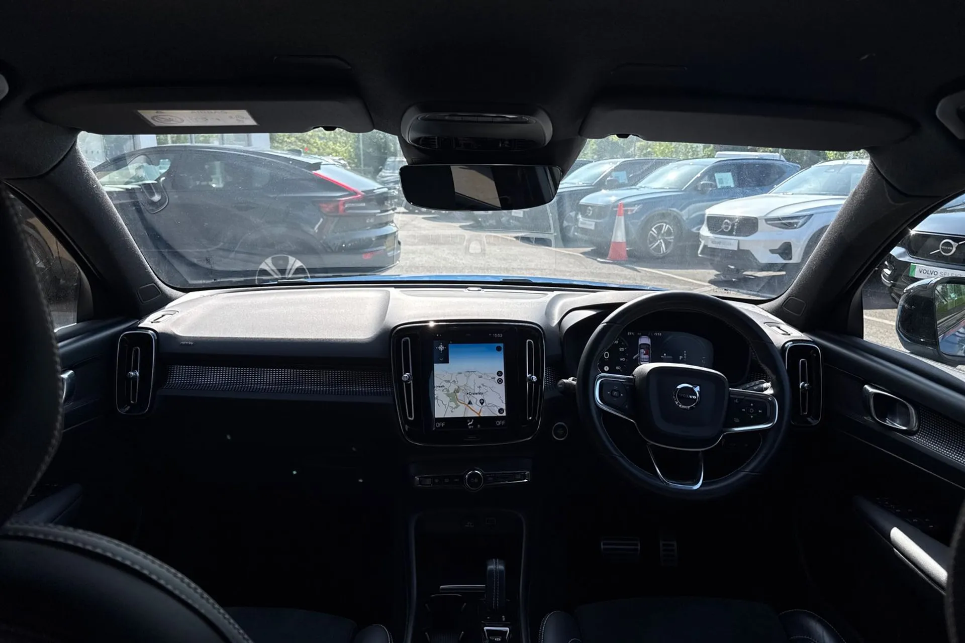 Volvo XC40 thumbnail image number 3