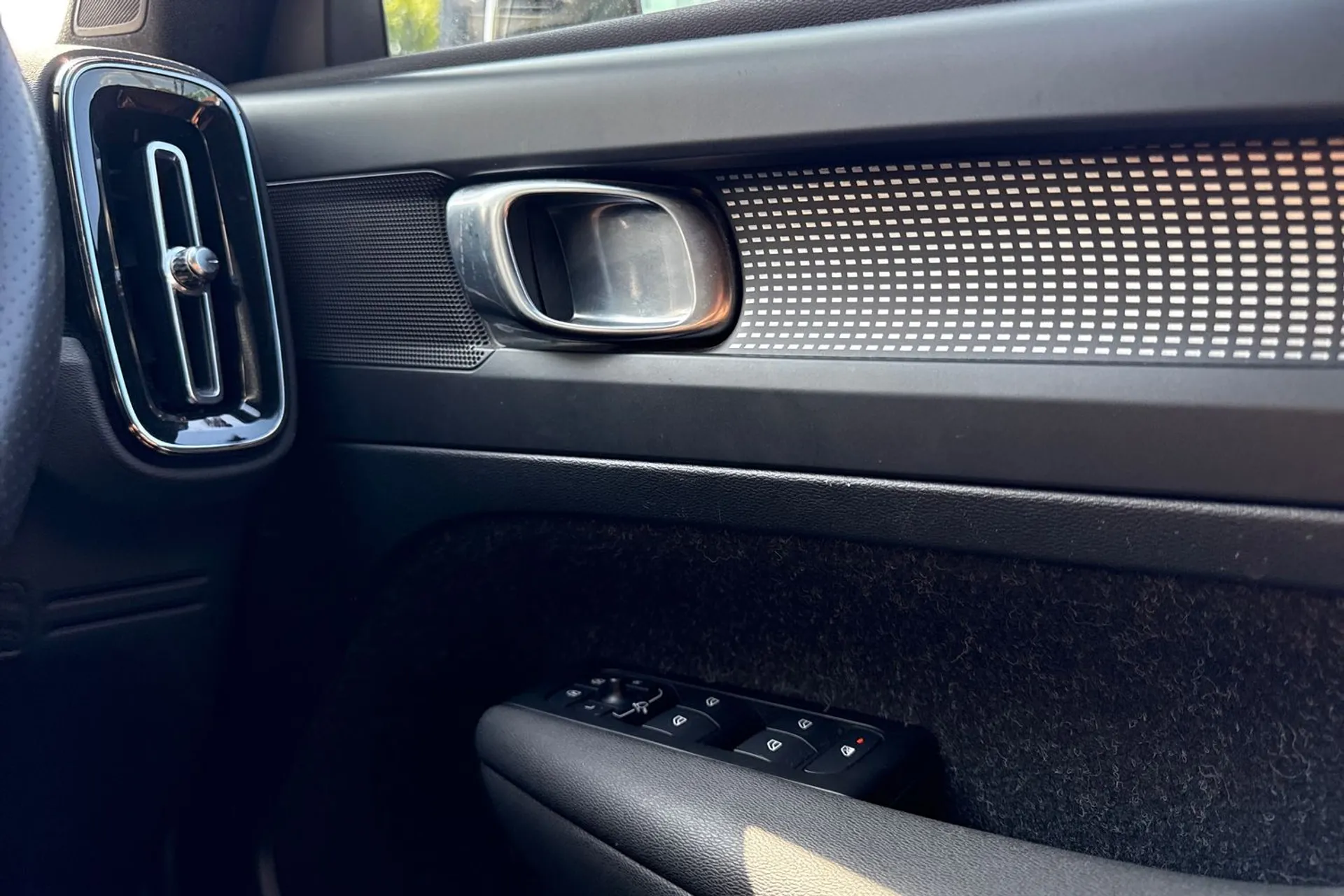 Volvo XC40 thumbnail image number 41