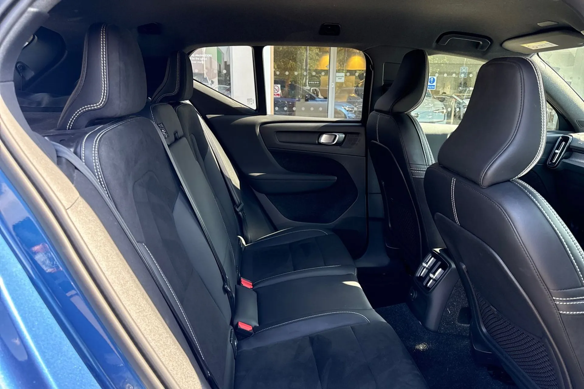 Volvo XC40 thumbnail image number 22