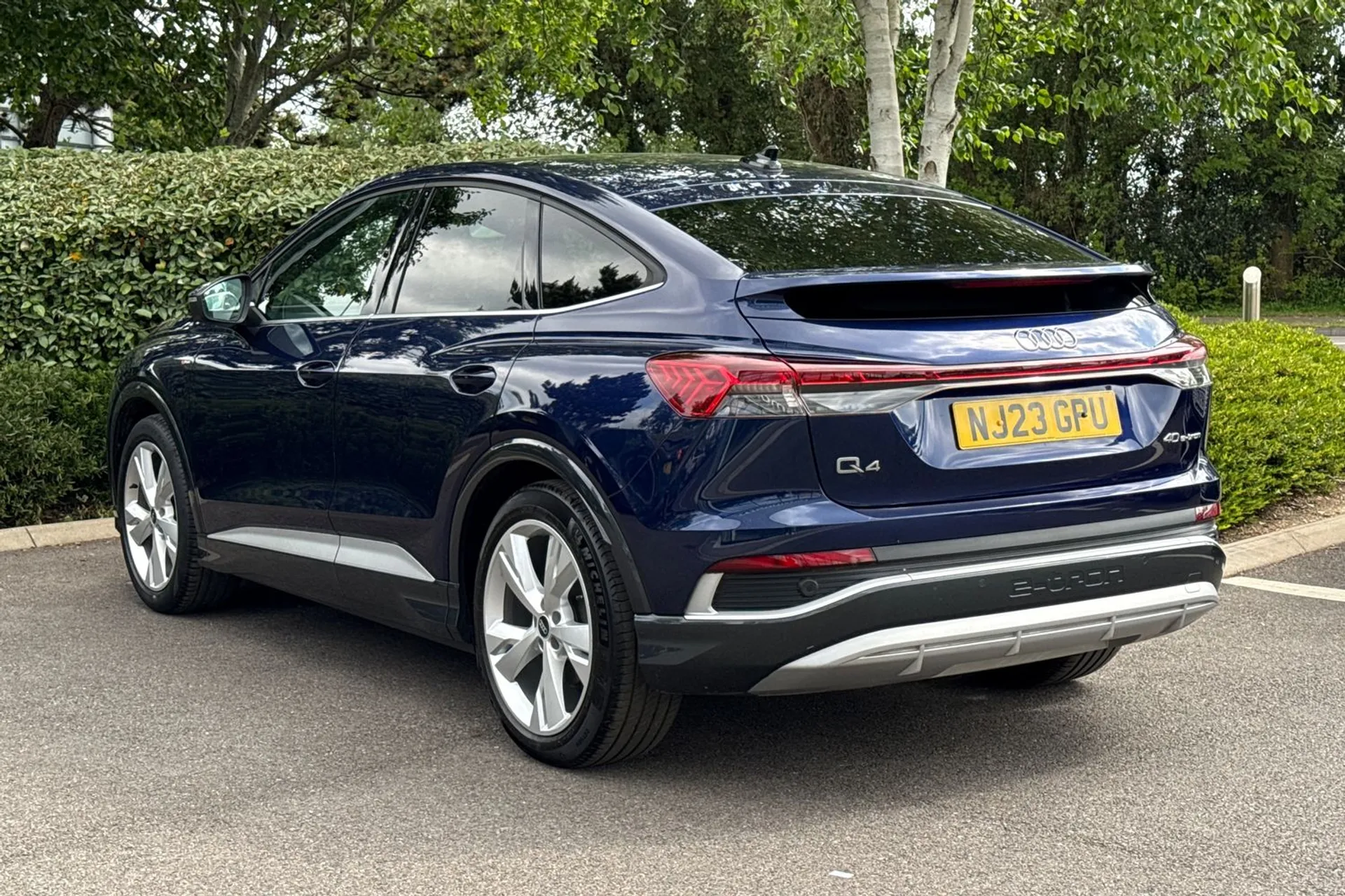 Audi Q4 thumbnail image number 15