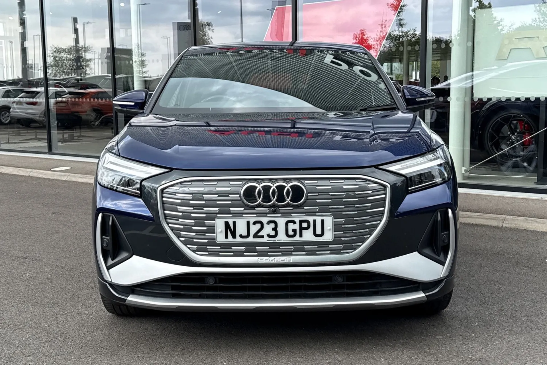 Audi Q4 thumbnail image number 11