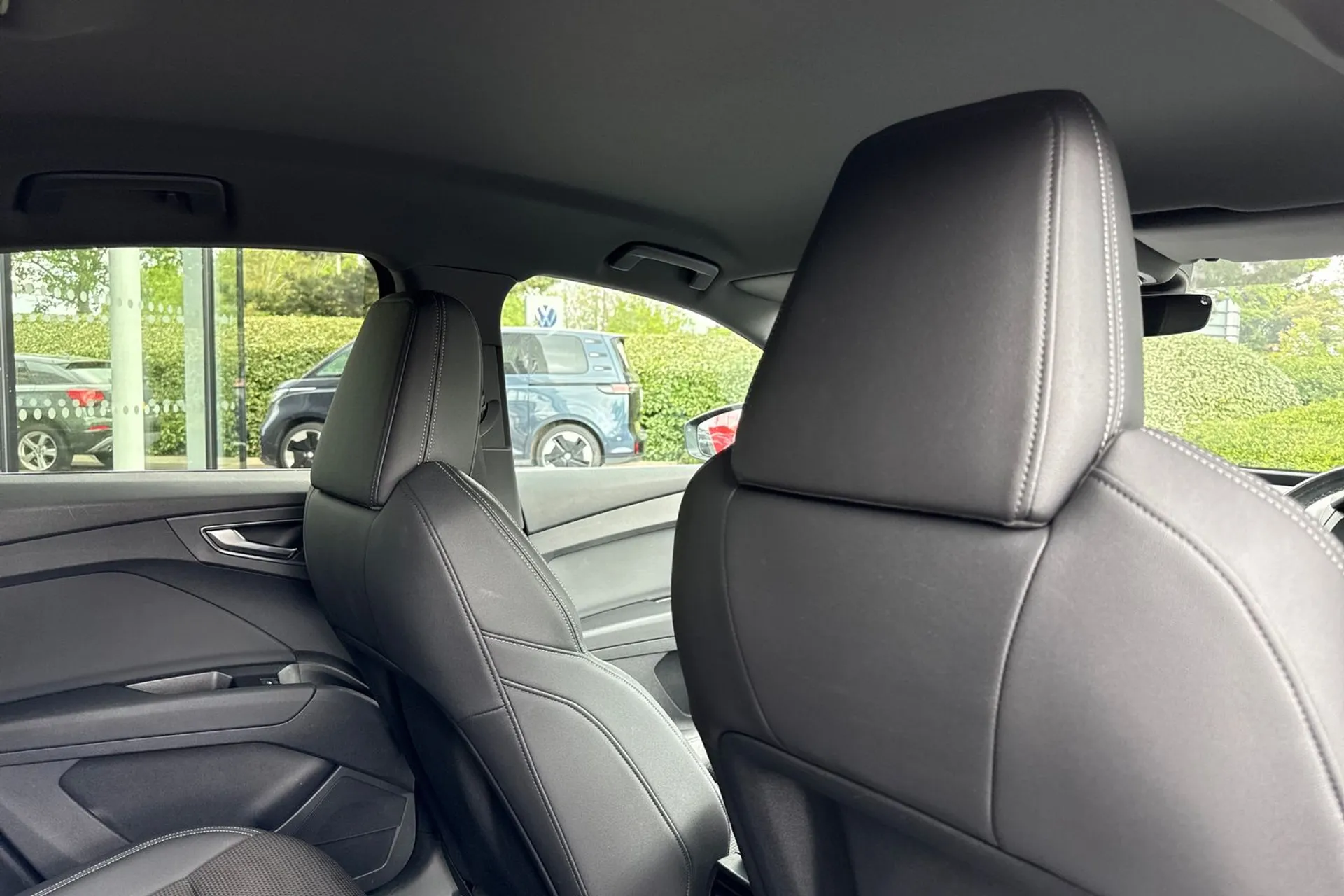 Audi Q4 thumbnail image number 37