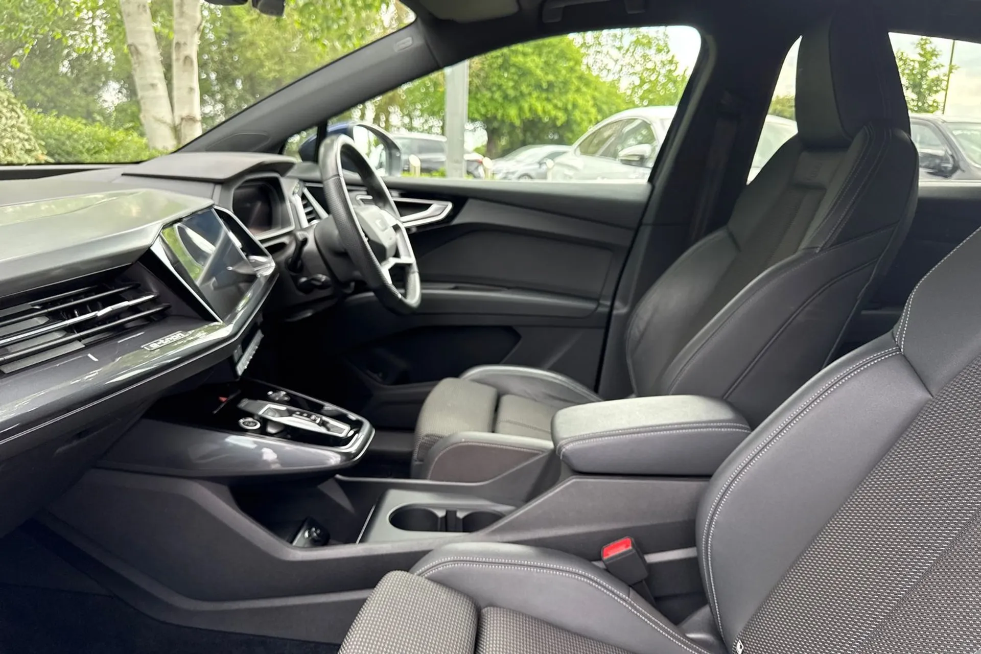 Audi Q4 thumbnail image number 41