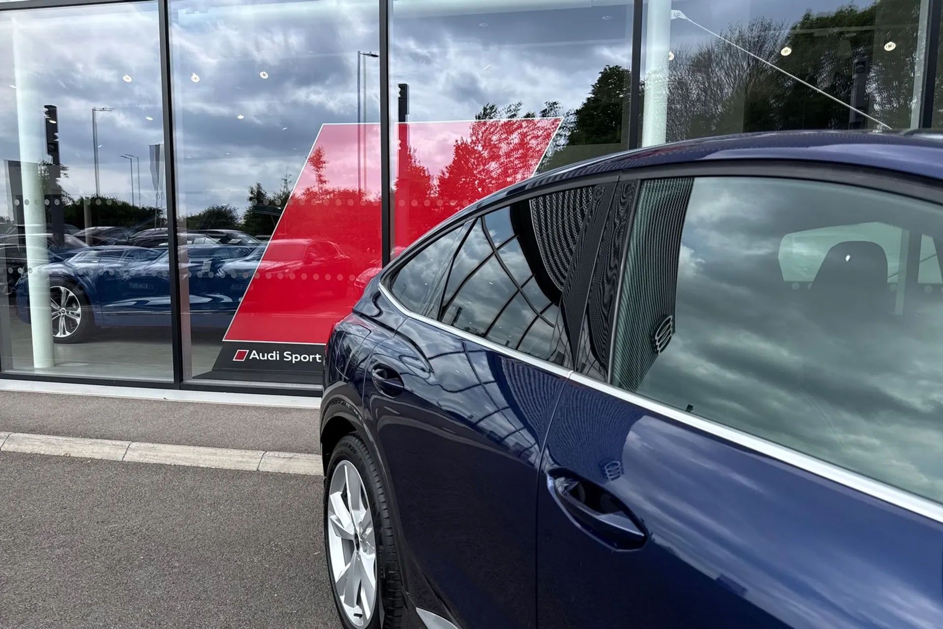 Audi Q4 thumbnail image number 24