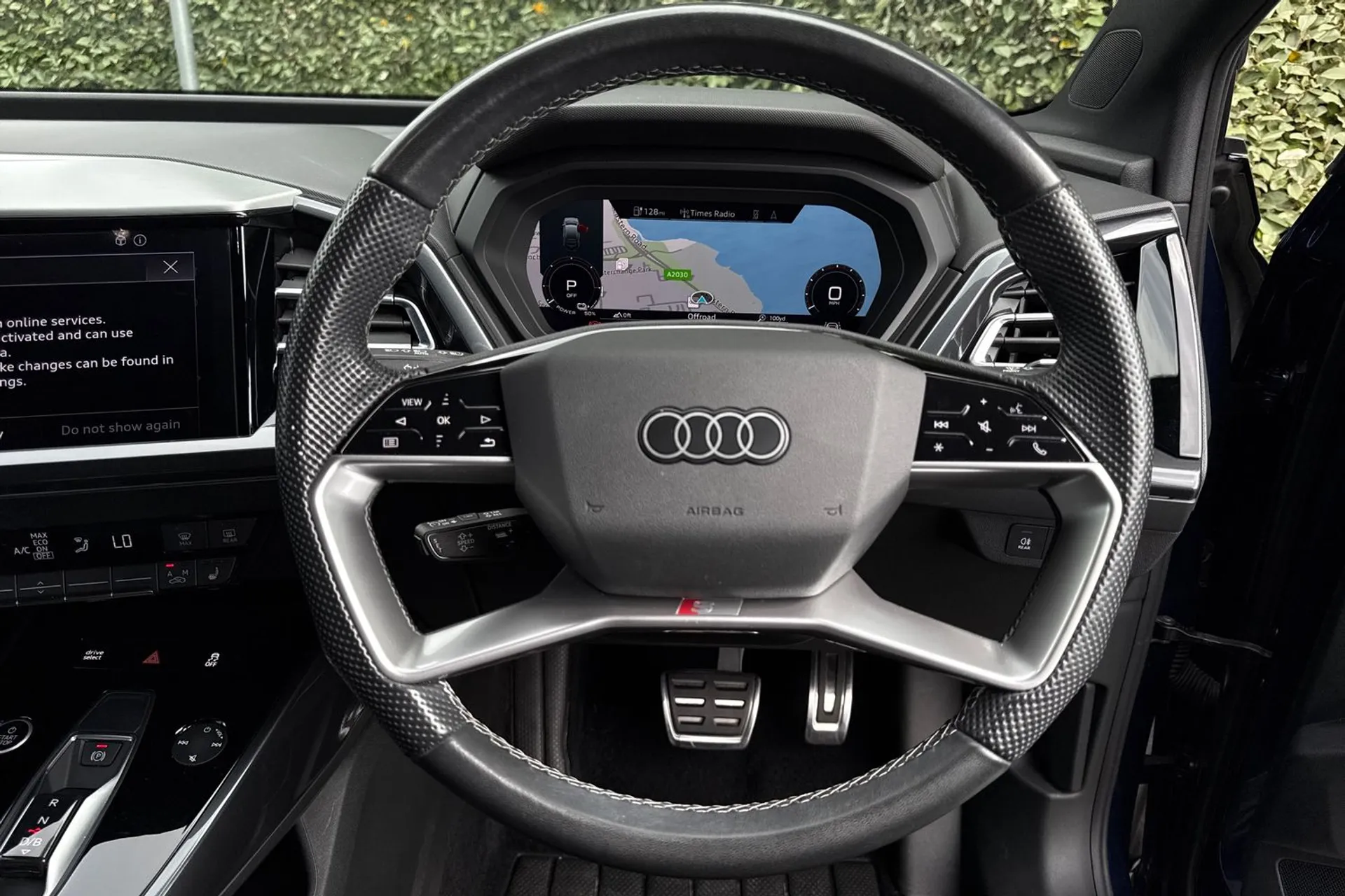 Audi Q4 thumbnail image number 10
