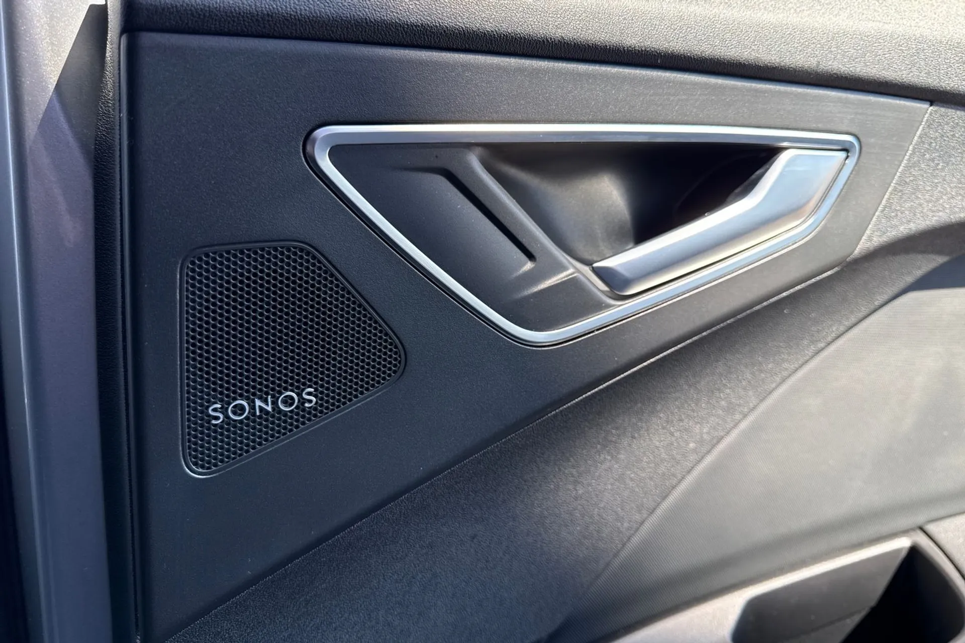 Audi Q4 thumbnail image number 28