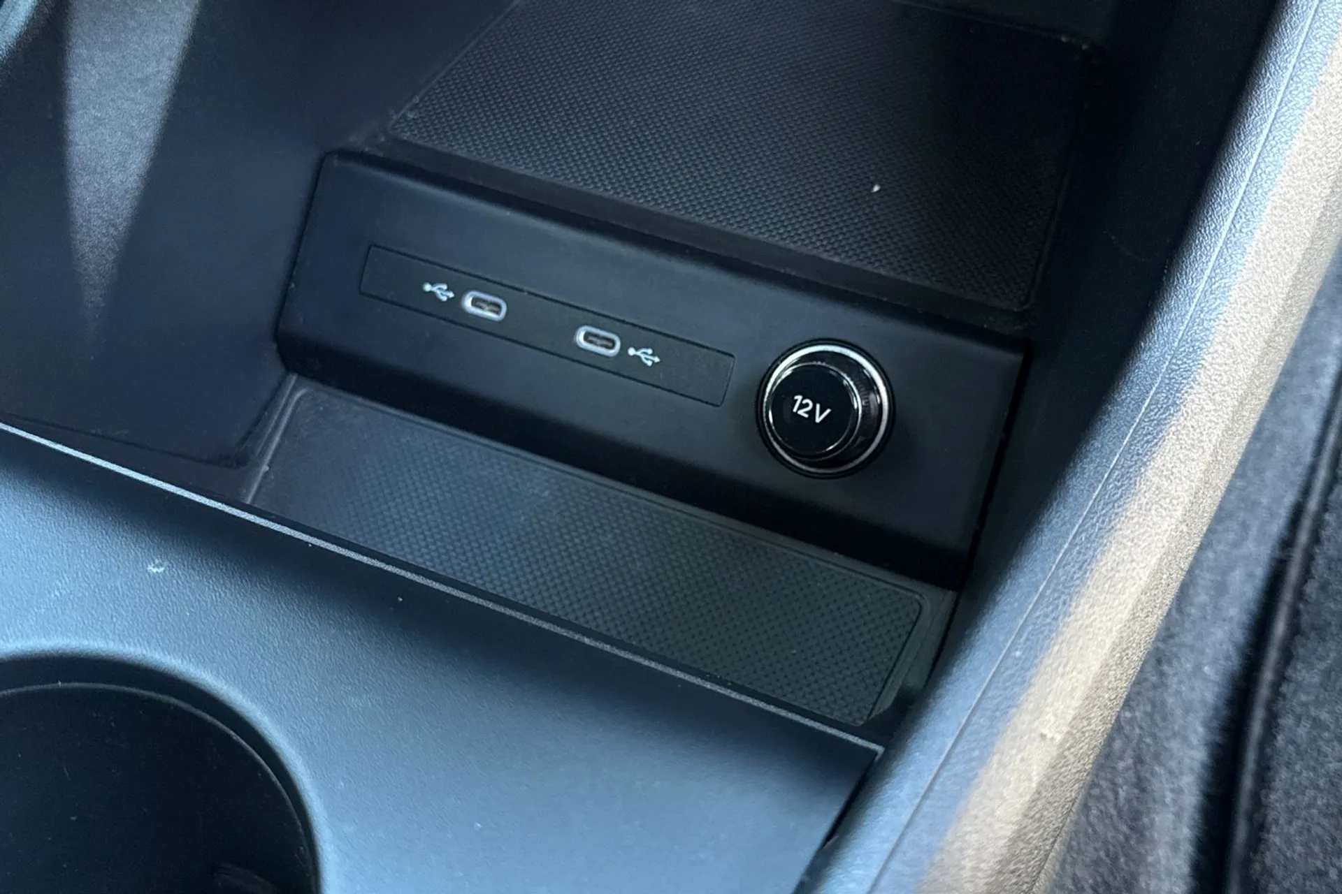 Audi Q4 thumbnail image number 36