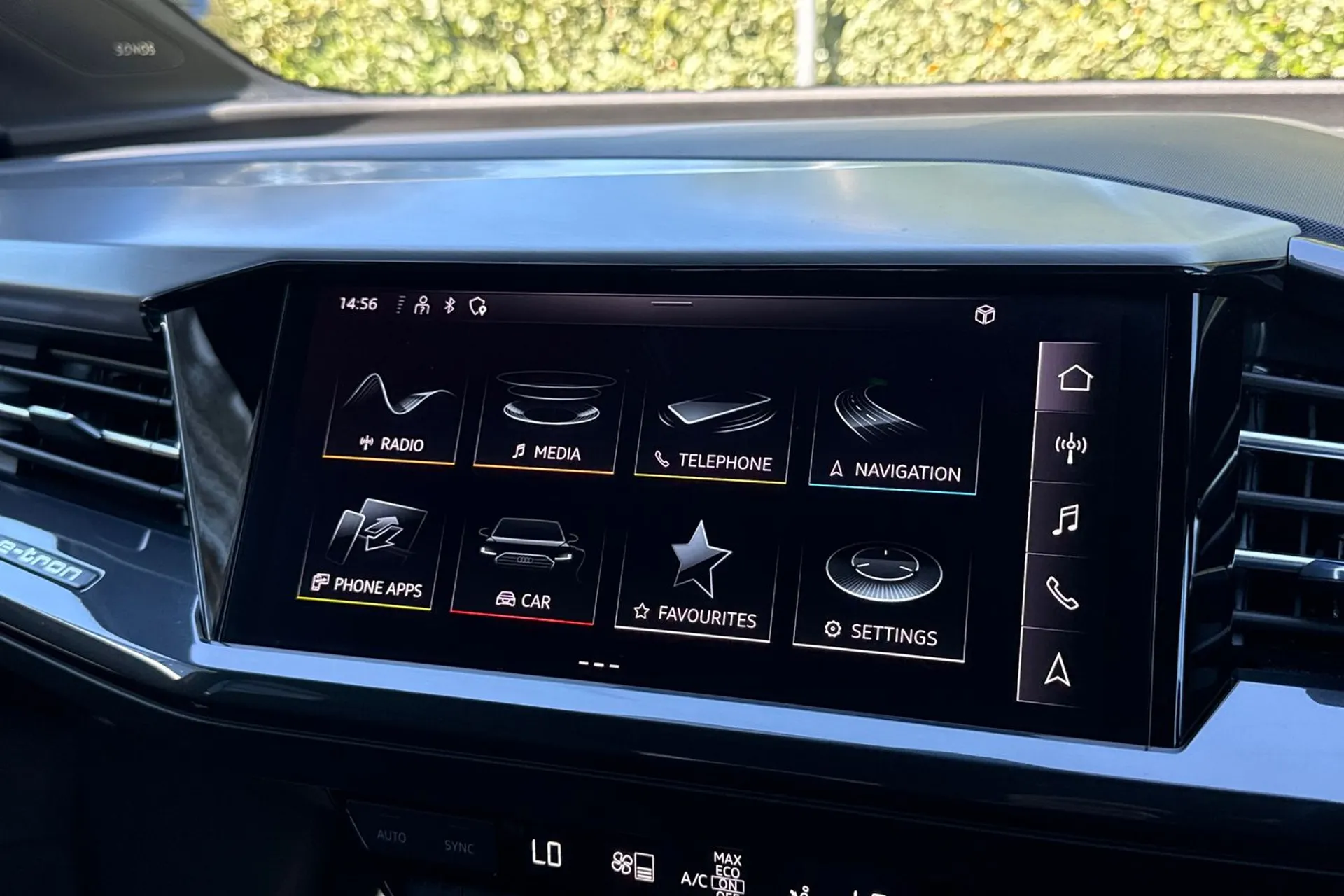 Audi Q4 thumbnail image number 20