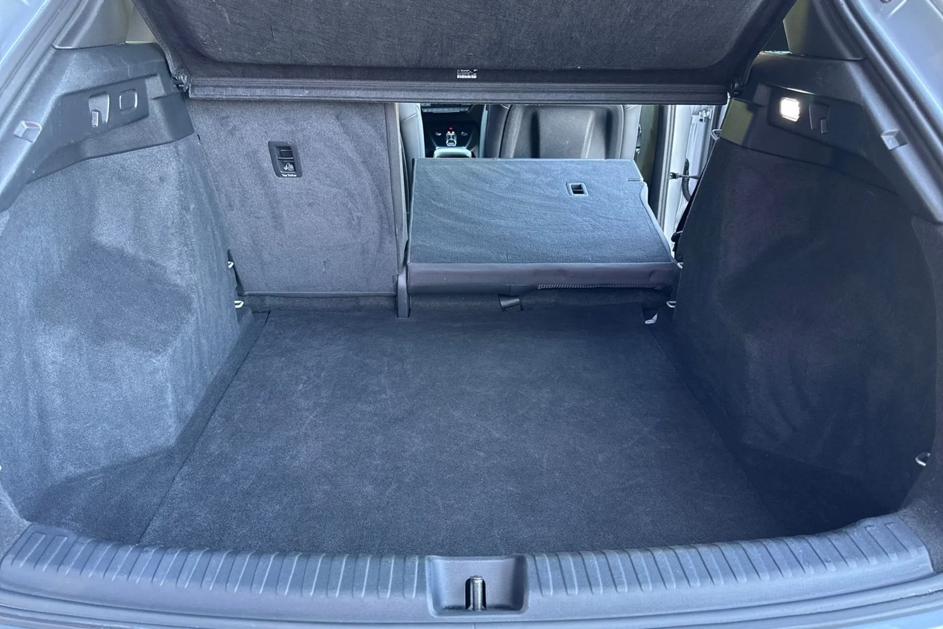 Audi Q4 thumbnail image number 38