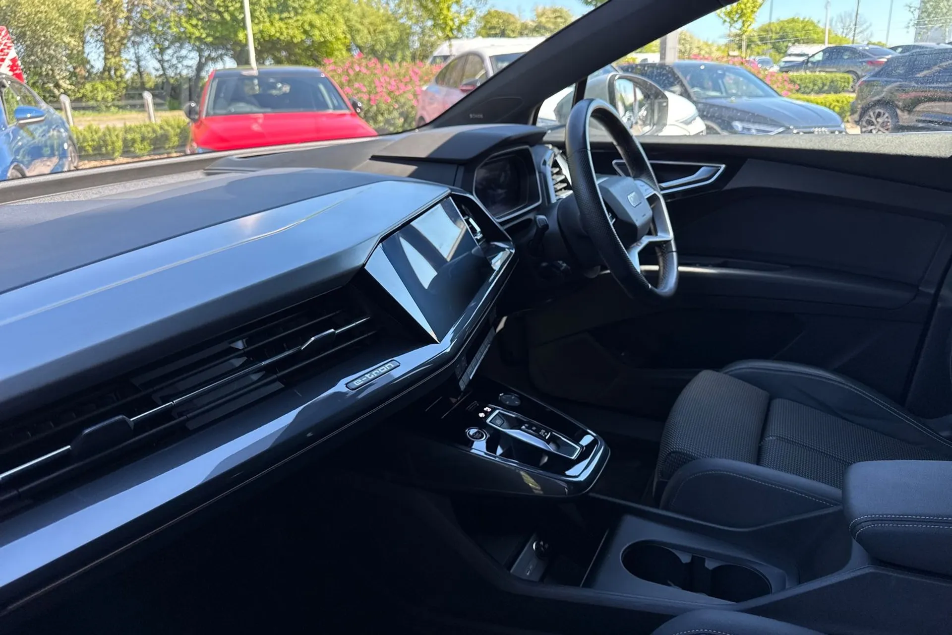 Audi Q4 thumbnail image number 27