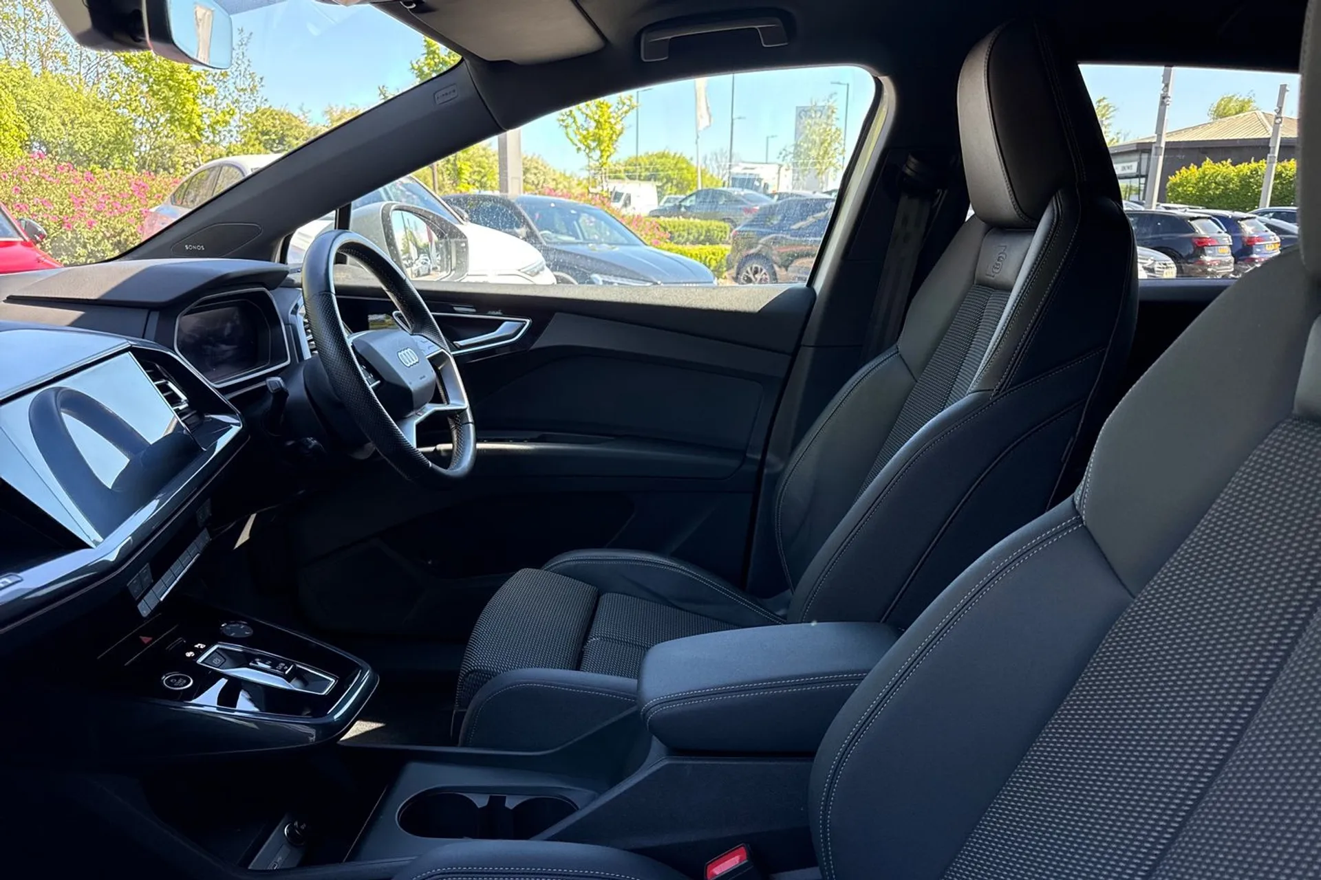 Audi Q4 thumbnail image number 48