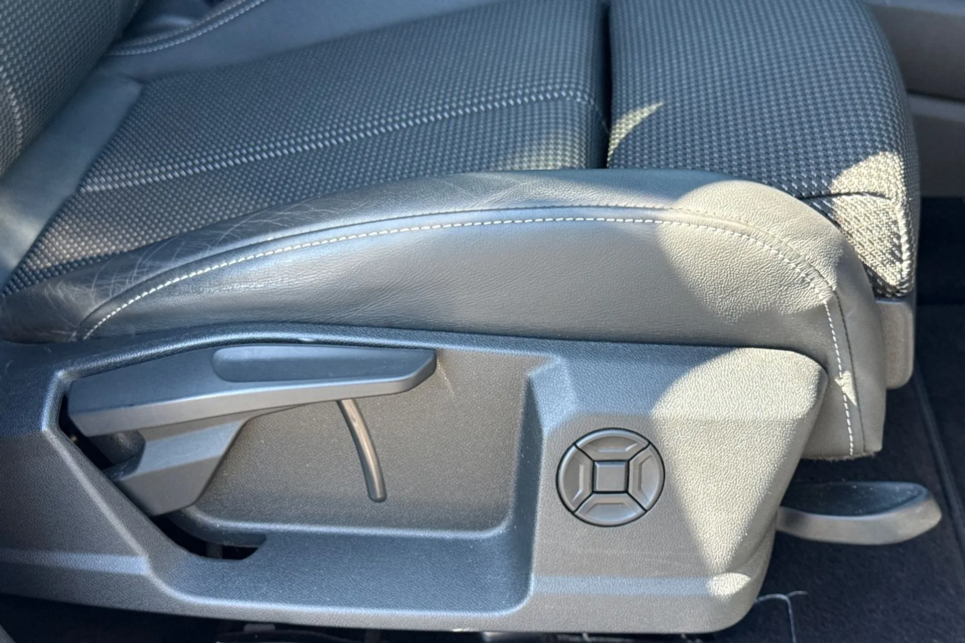 Audi Q4 thumbnail image number 45