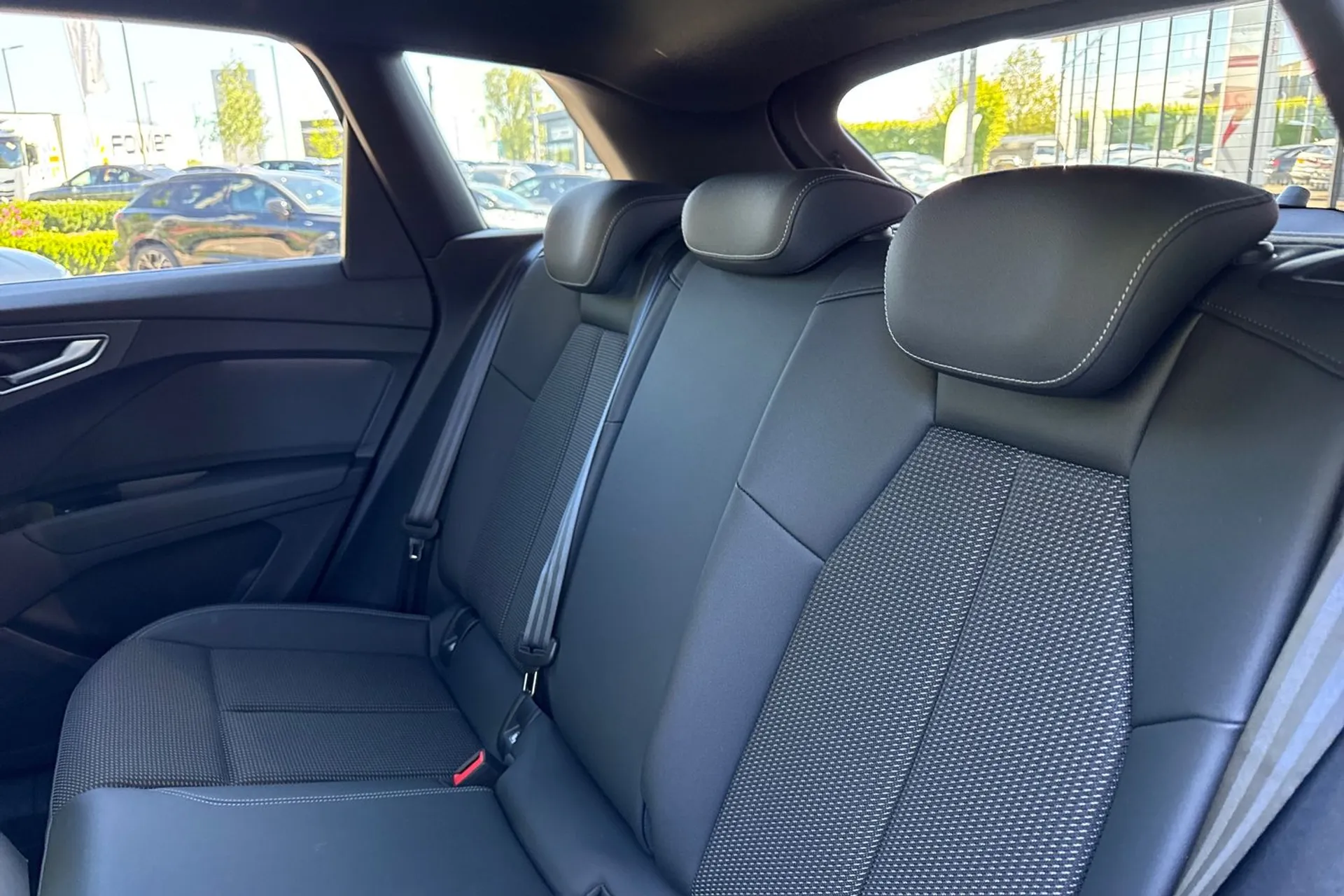 Audi Q4 thumbnail image number 50