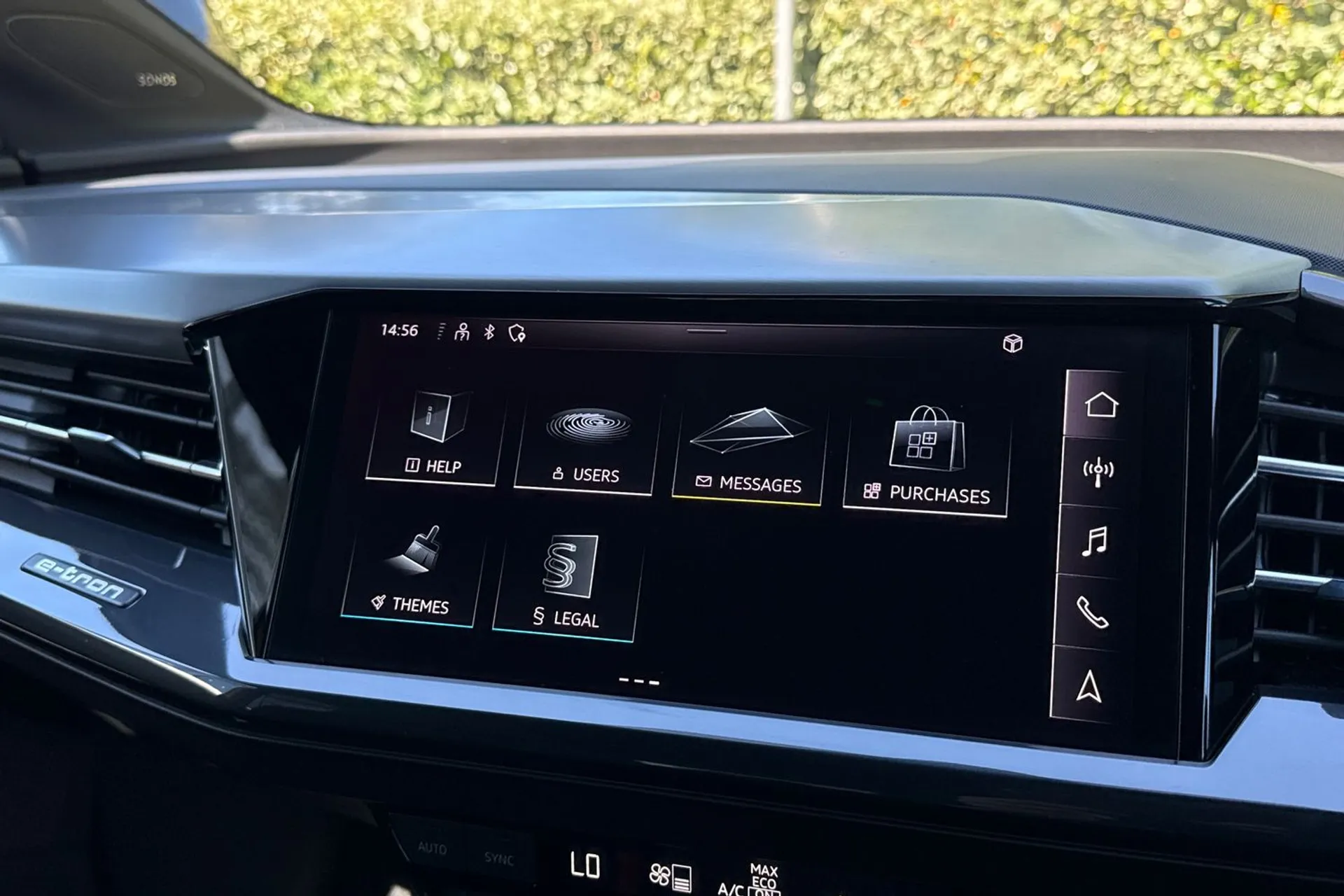 Audi Q4 thumbnail image number 42