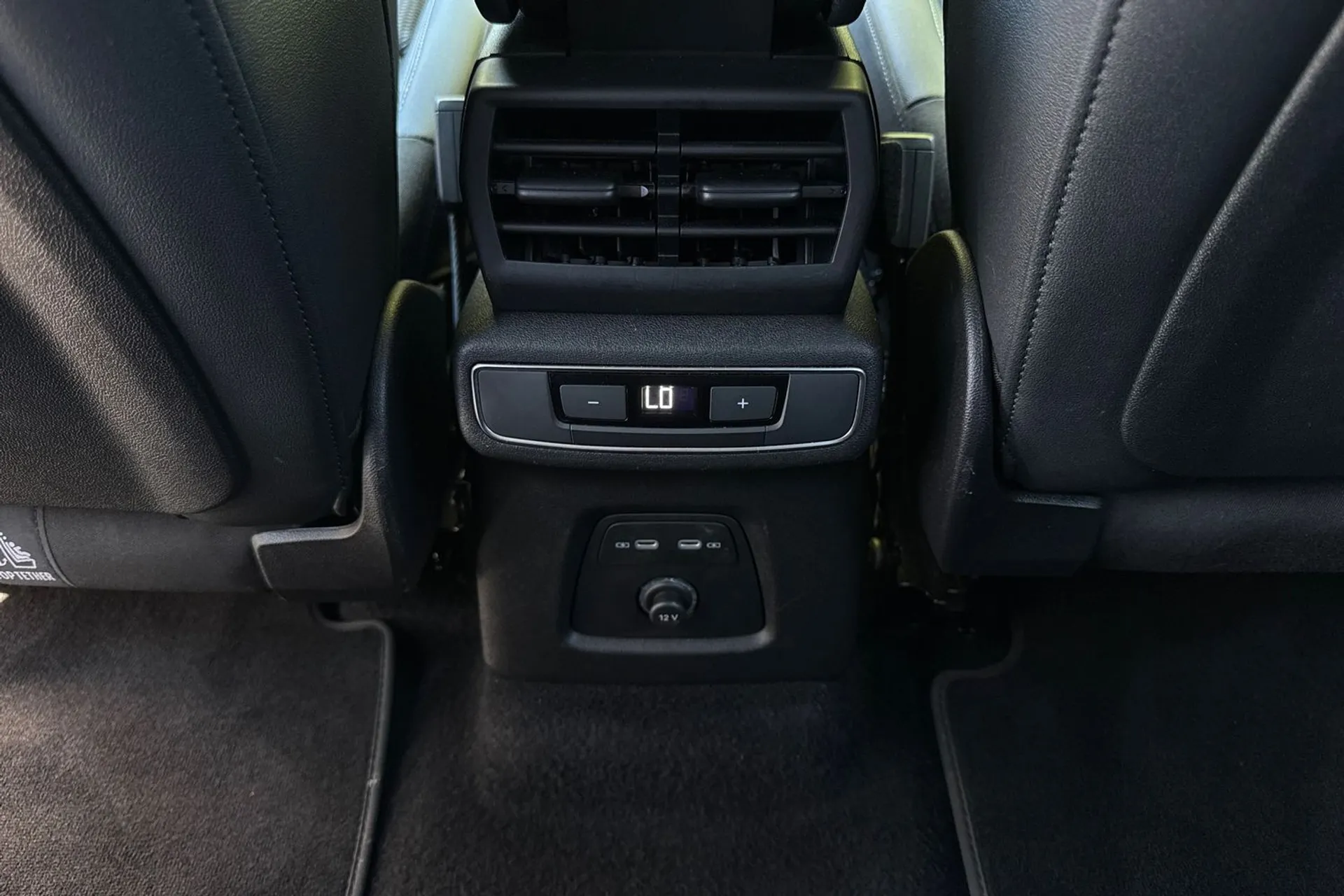 Audi Q4 thumbnail image number 44