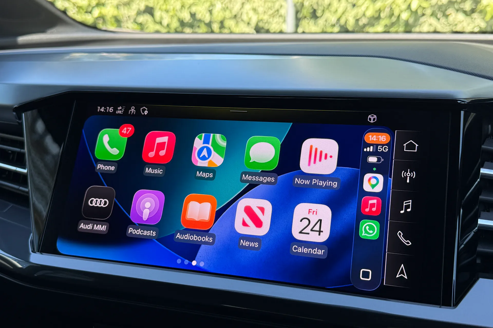 Audi Q4 thumbnail image number 6