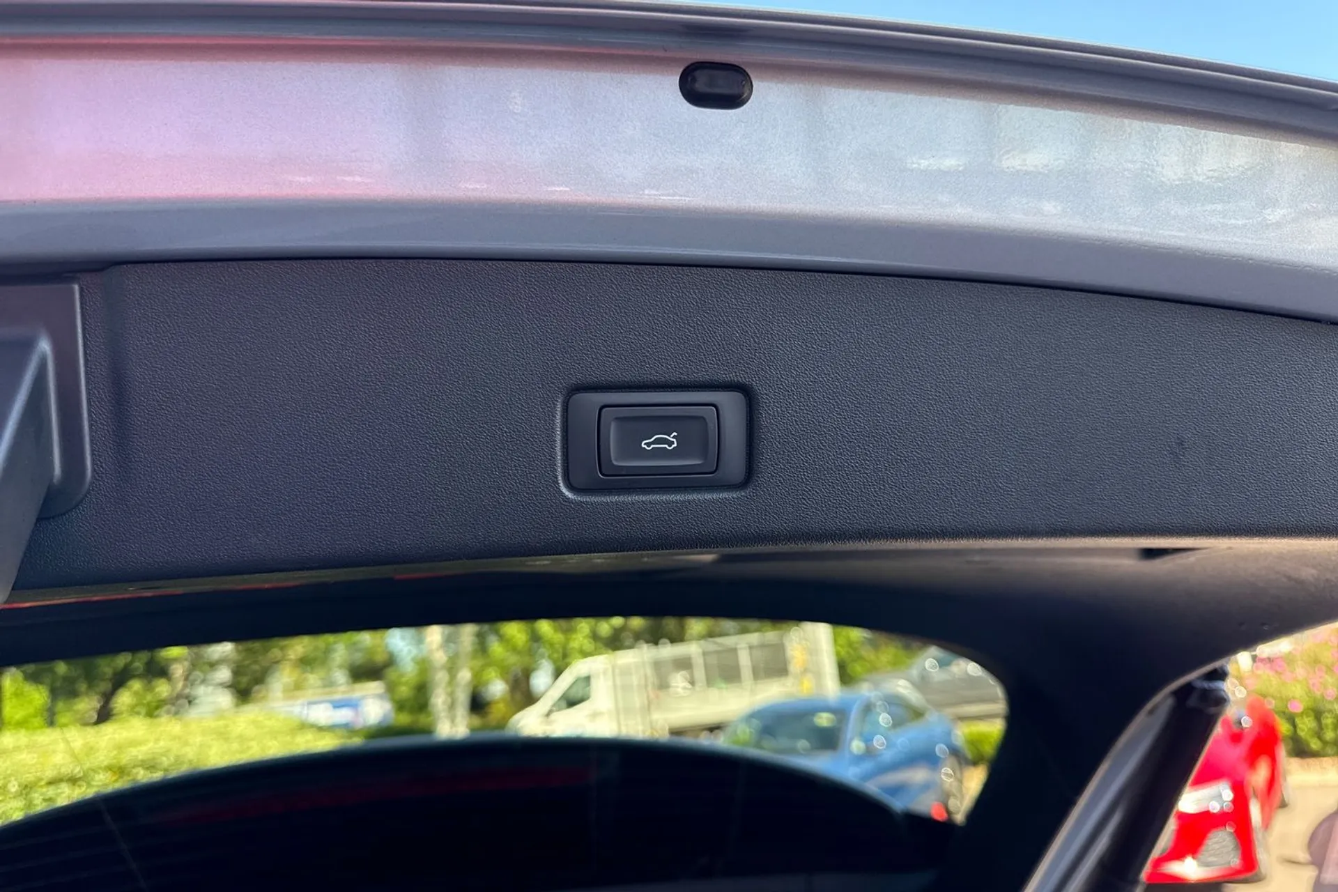 Audi Q4 thumbnail image number 37