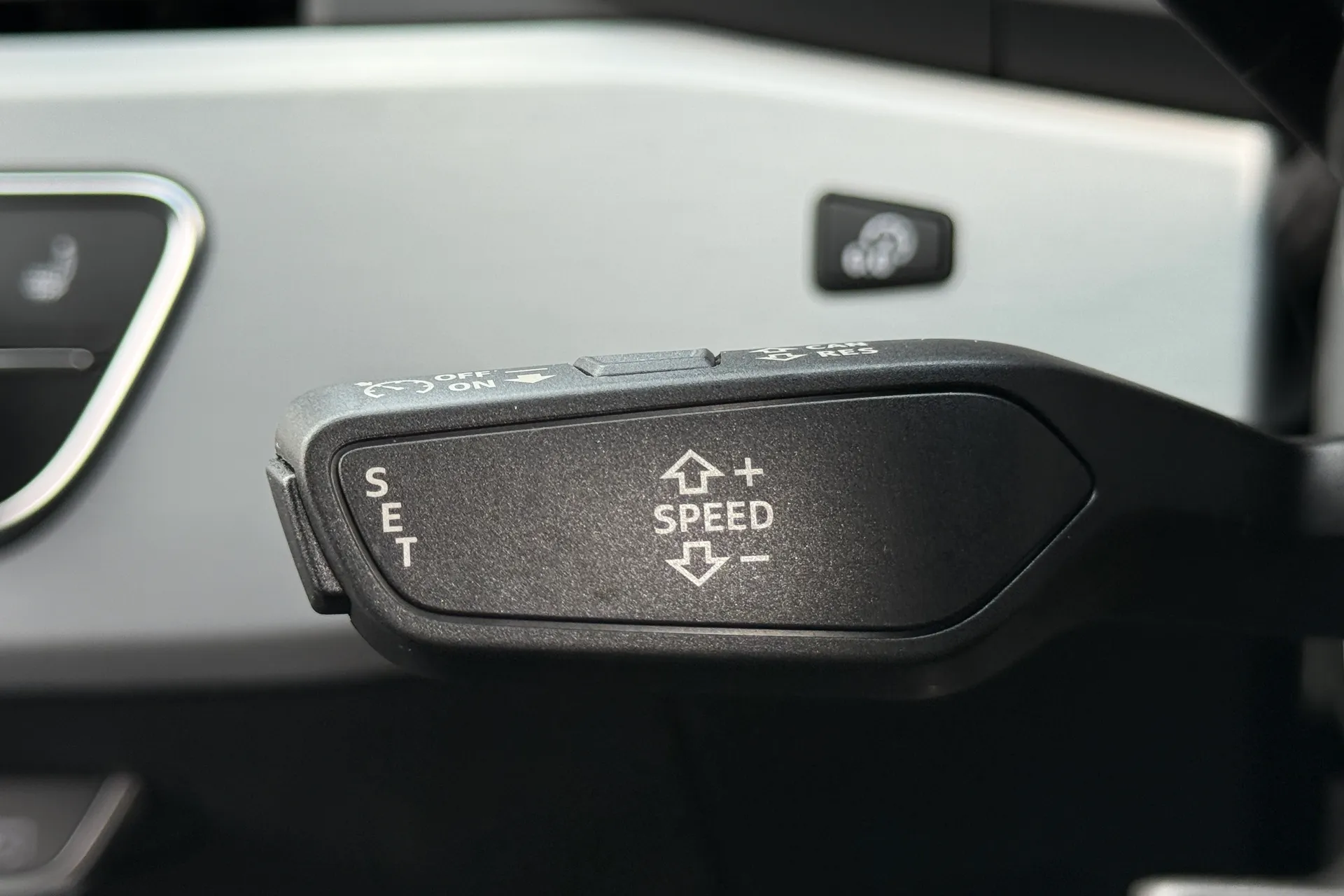 Audi A4 thumbnail image number 20