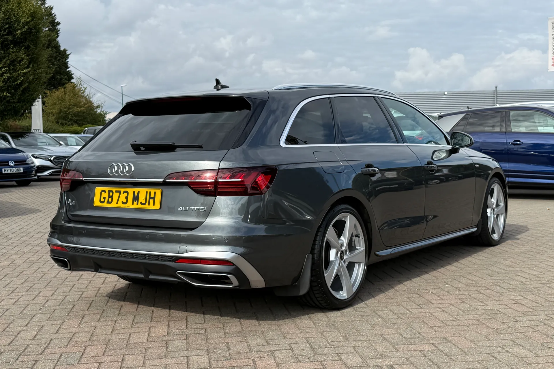 Audi A4 thumbnail image number 35