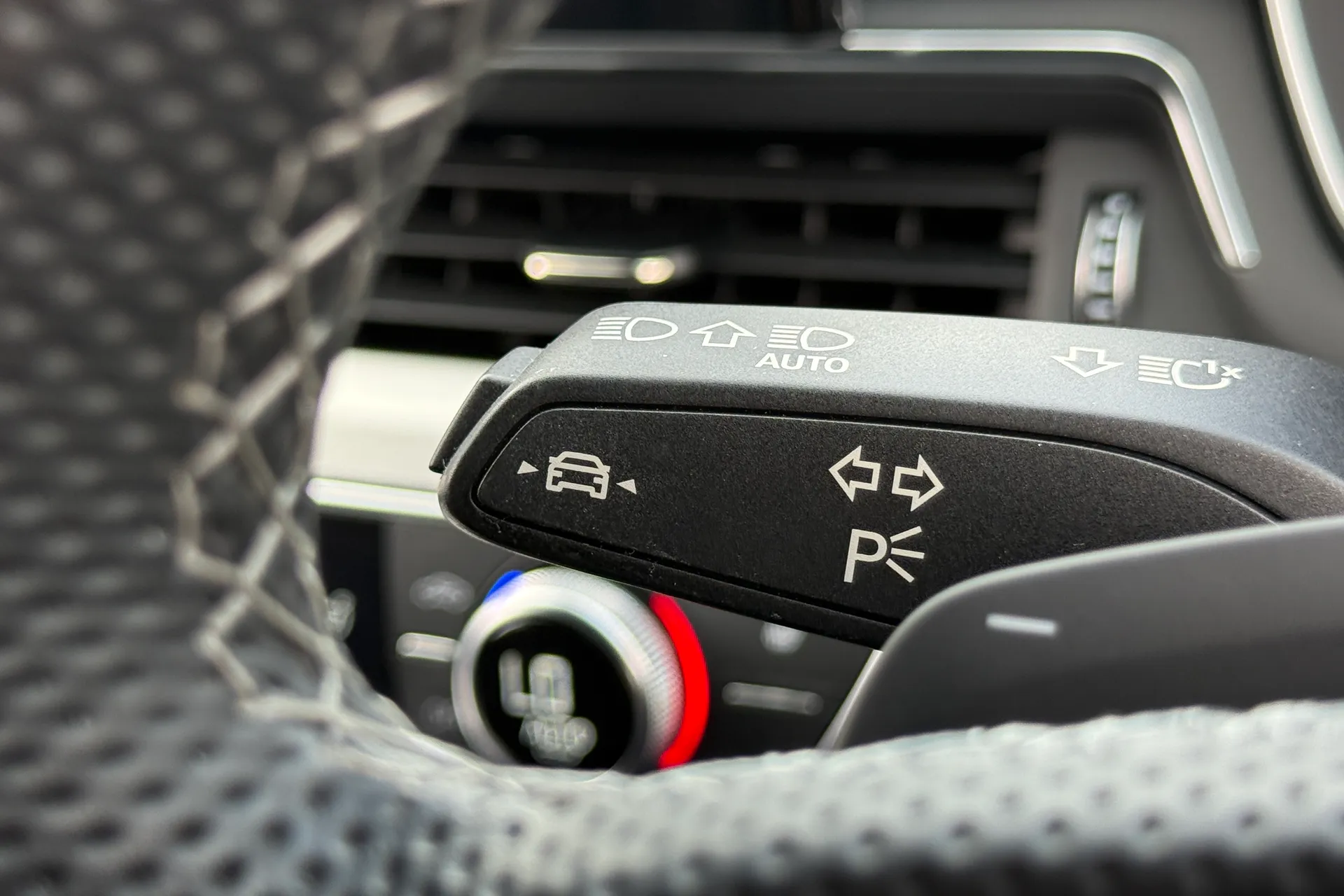 Audi A4 thumbnail image number 21